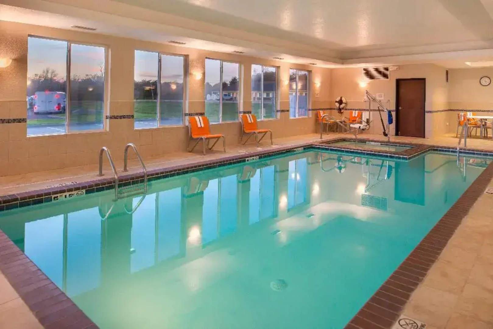 Holiday Inn Express Hotel & Suites Pittsburg by IHG