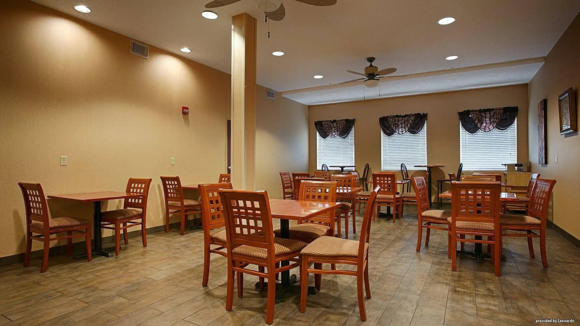 Best Western Plus New Cumberland Inn & Suites