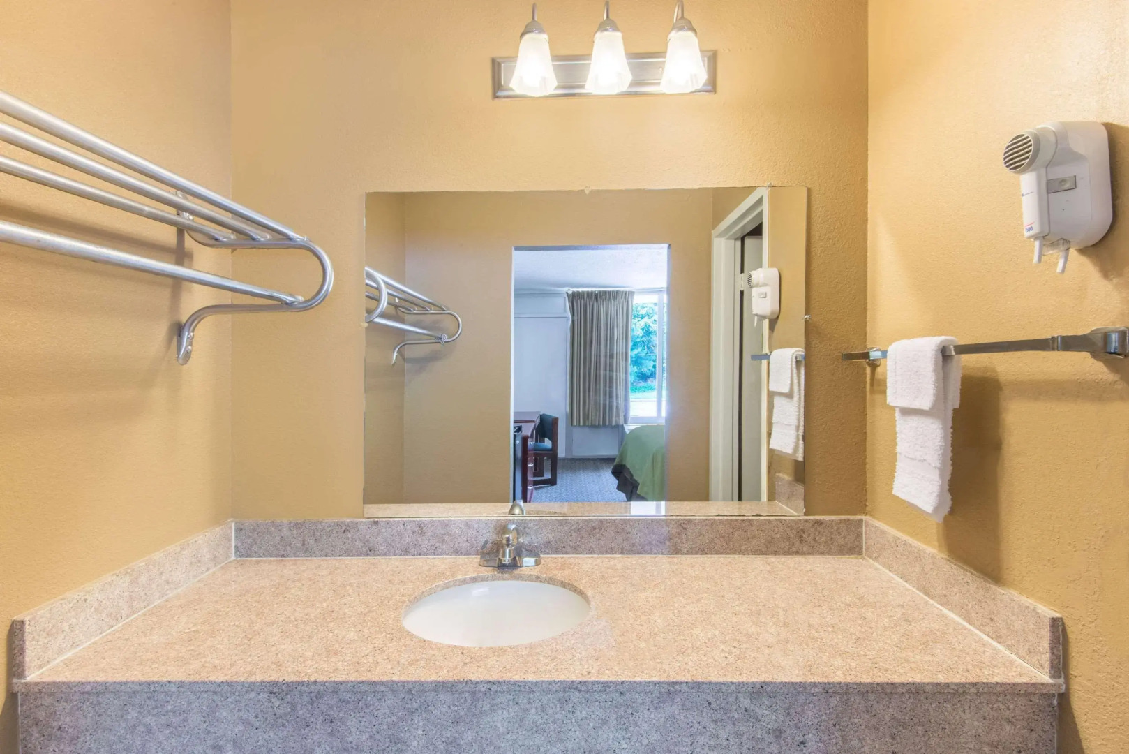 Hampton Inn by Hilton Clanton