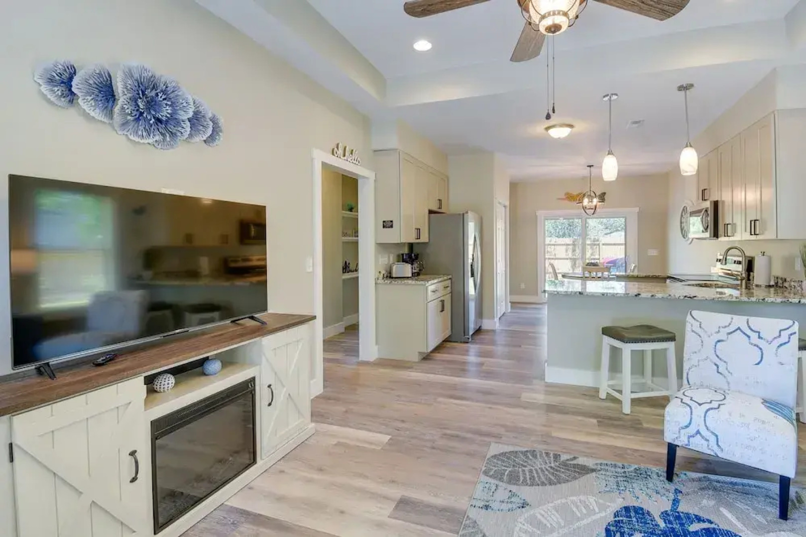 Charming Ocean Isle Beach Home ~ 1 Mi to Beach!