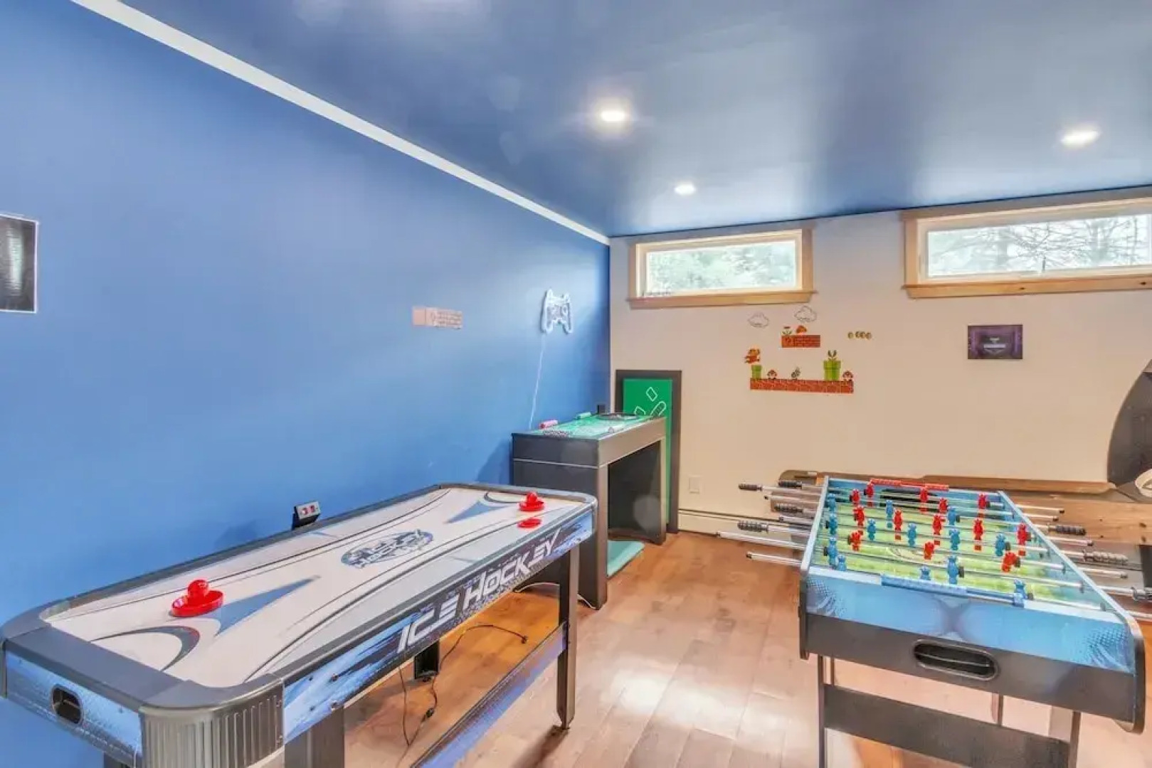 Stunning Mountain Retreat in Campton, Perfect for Skiing and Year-Round Fun by RedAwning