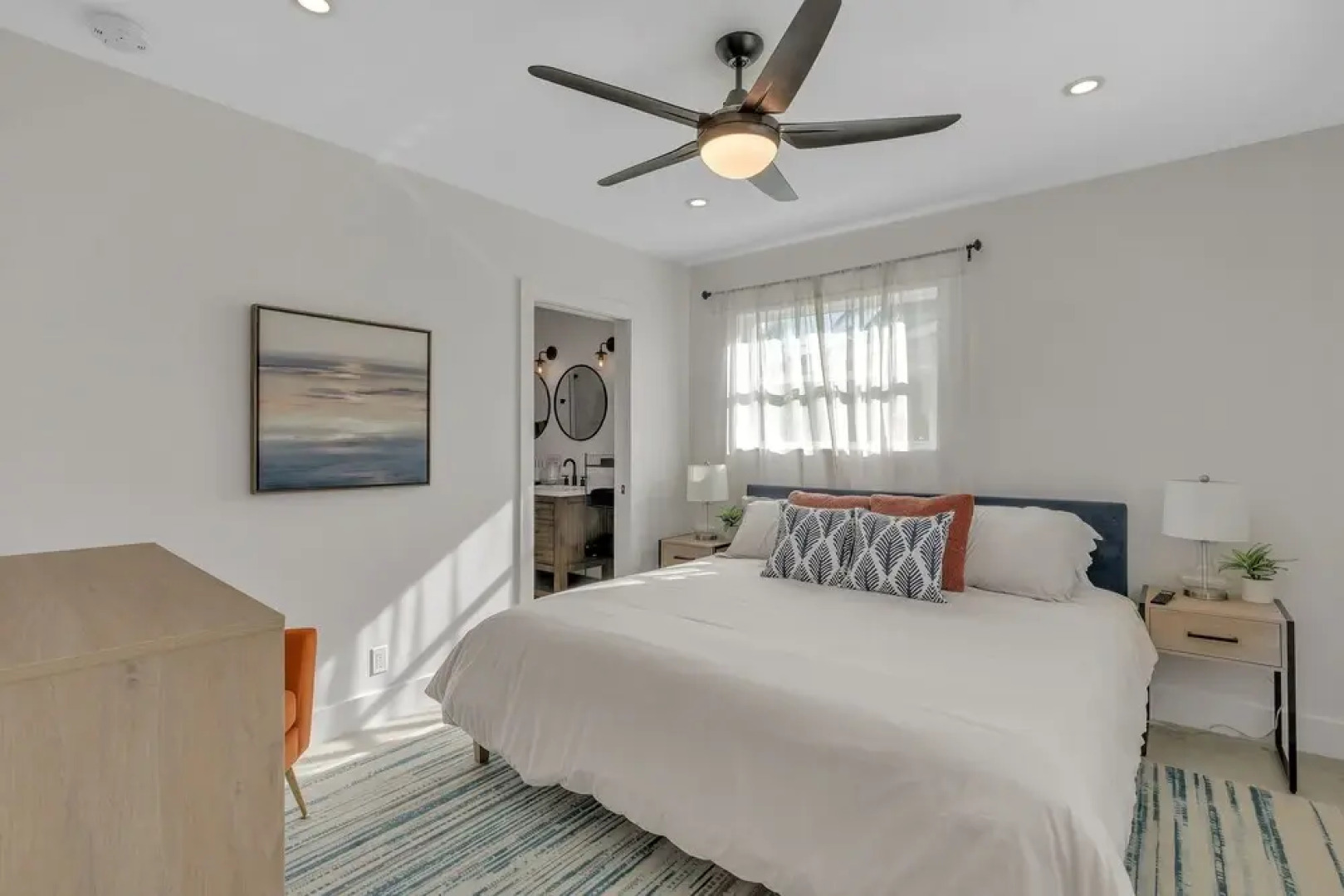 Casa Cervo - Stunning Home In Great Location, Walkable To Restaurants, Shopping, And The Beach! 4 Bedroom Home by Redawning