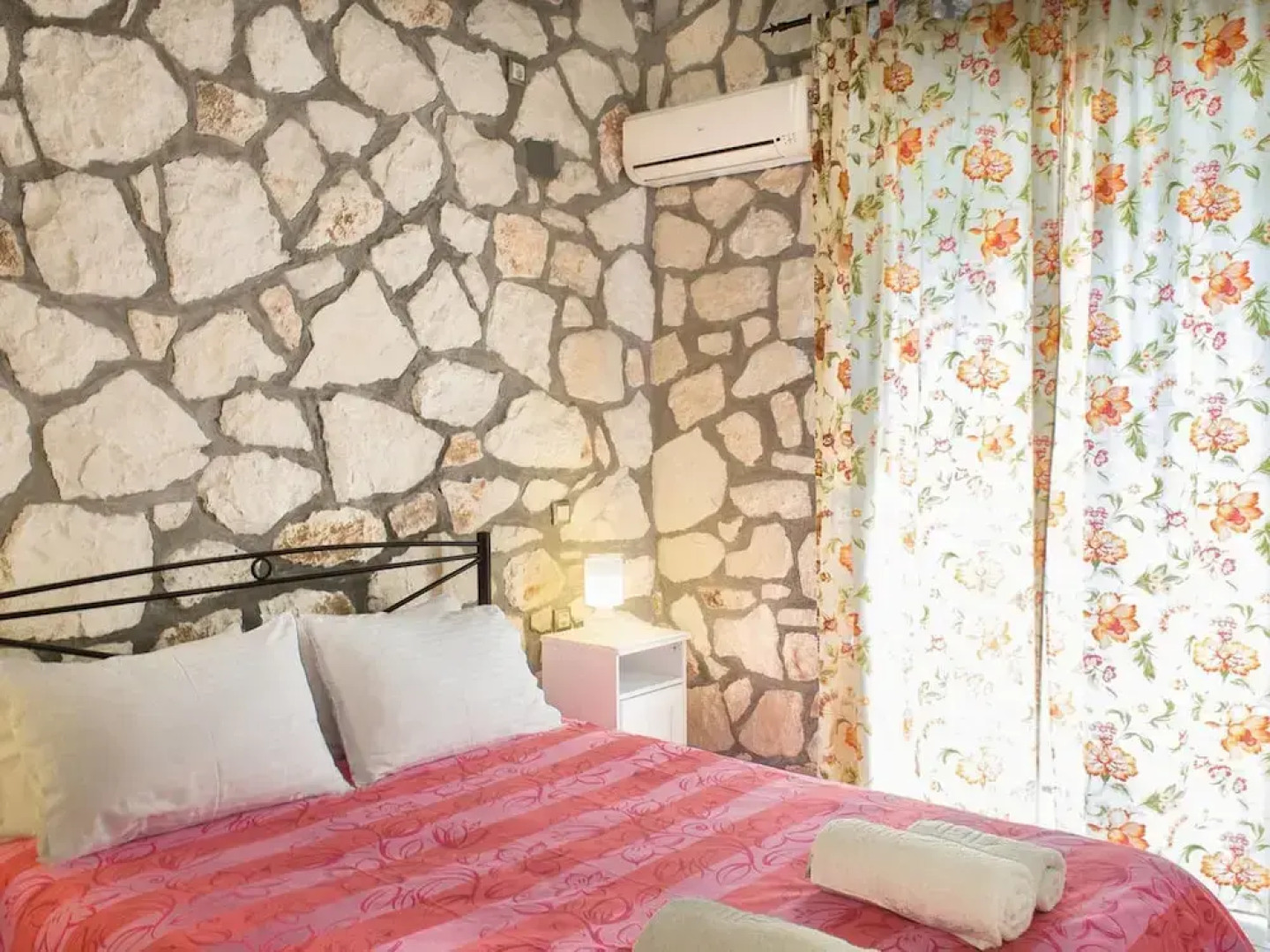 Welcoming Villa near Sea in Agrilia