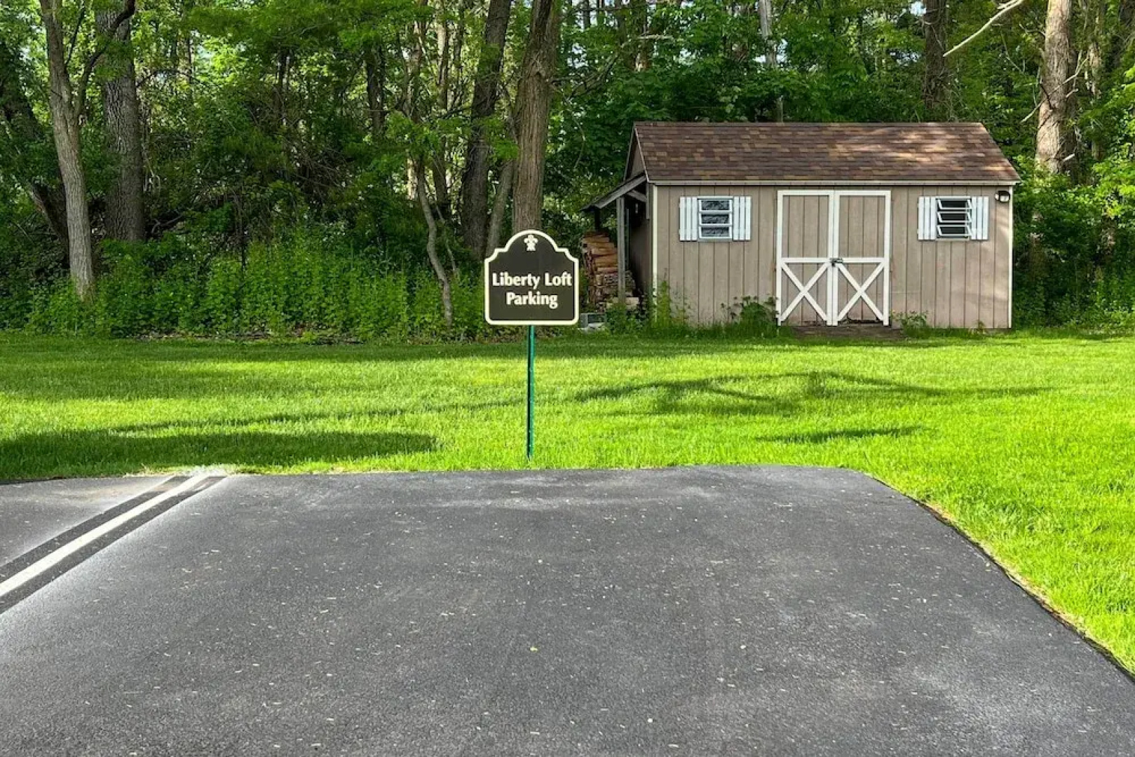 Stylish Studio w/ Fireplace ~ 3 Mi From Dtwn!