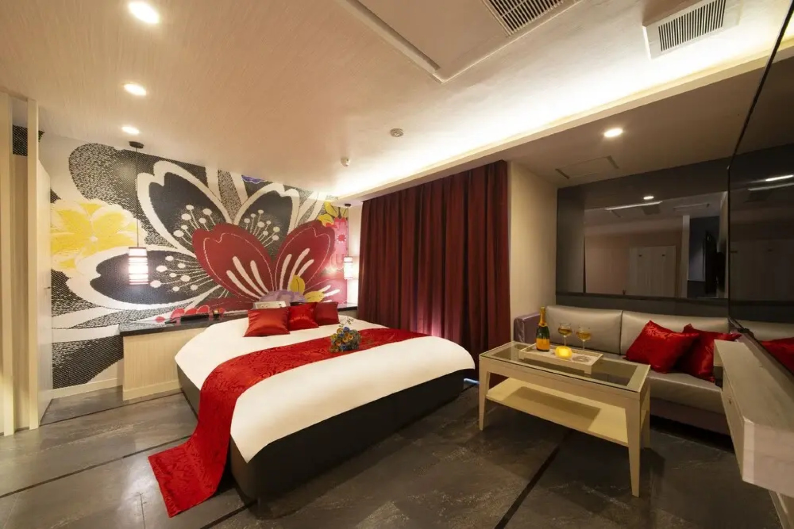 Hotel Tiger & Dragon (Adult Only)