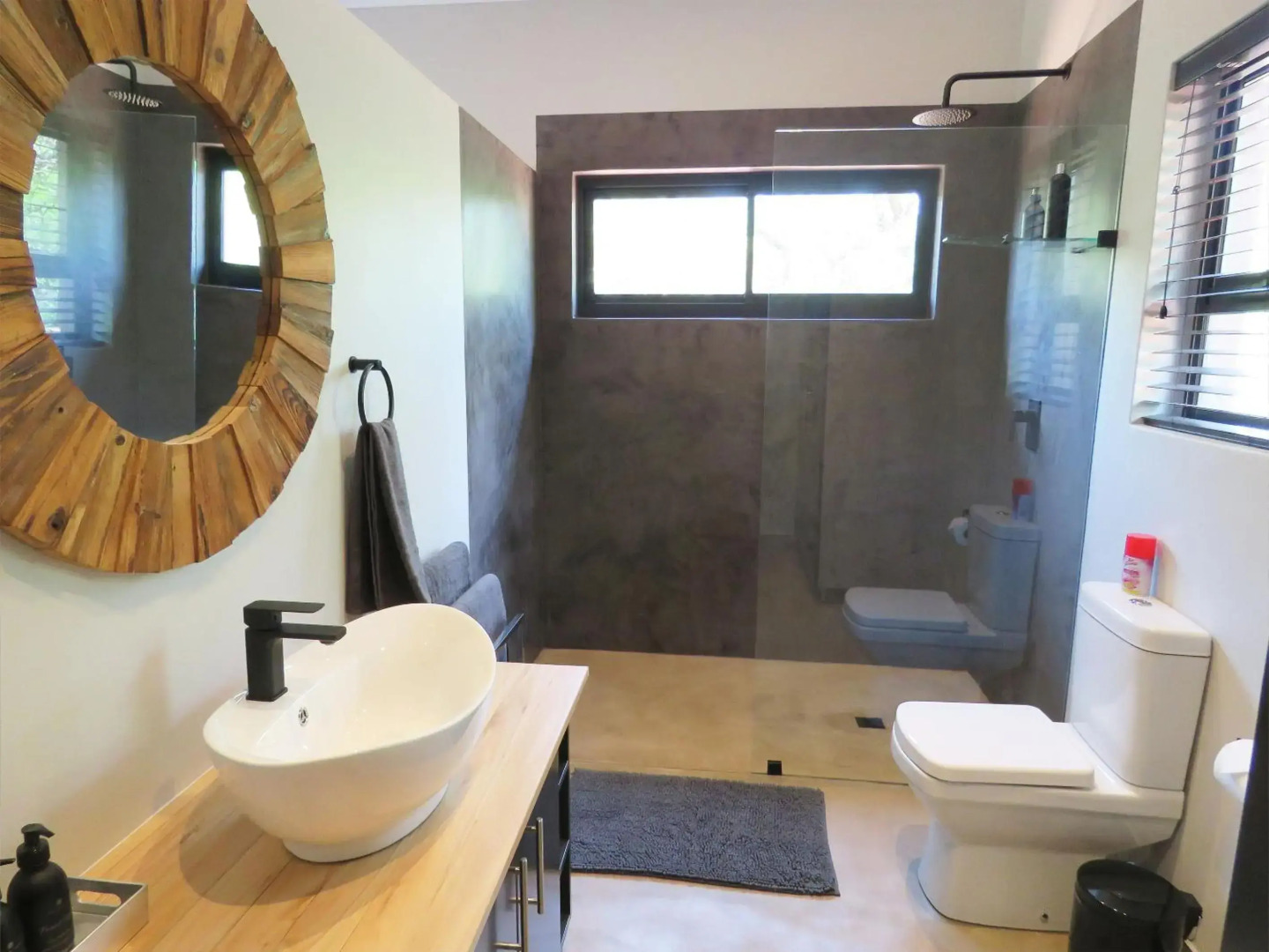 Wild Dog Guest Lodge