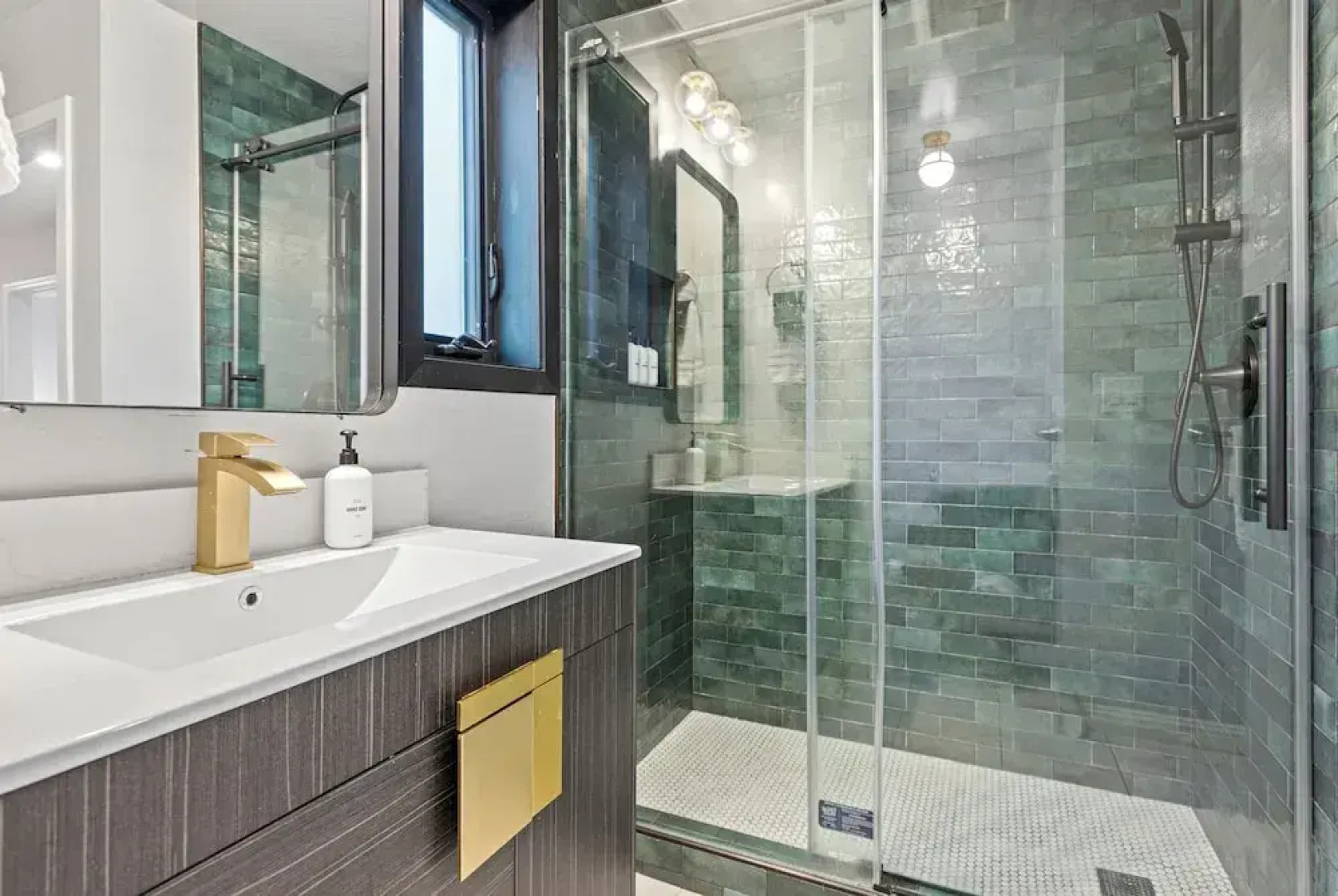 Marbella Lane 3BR Penthouse Executive Suite SFO