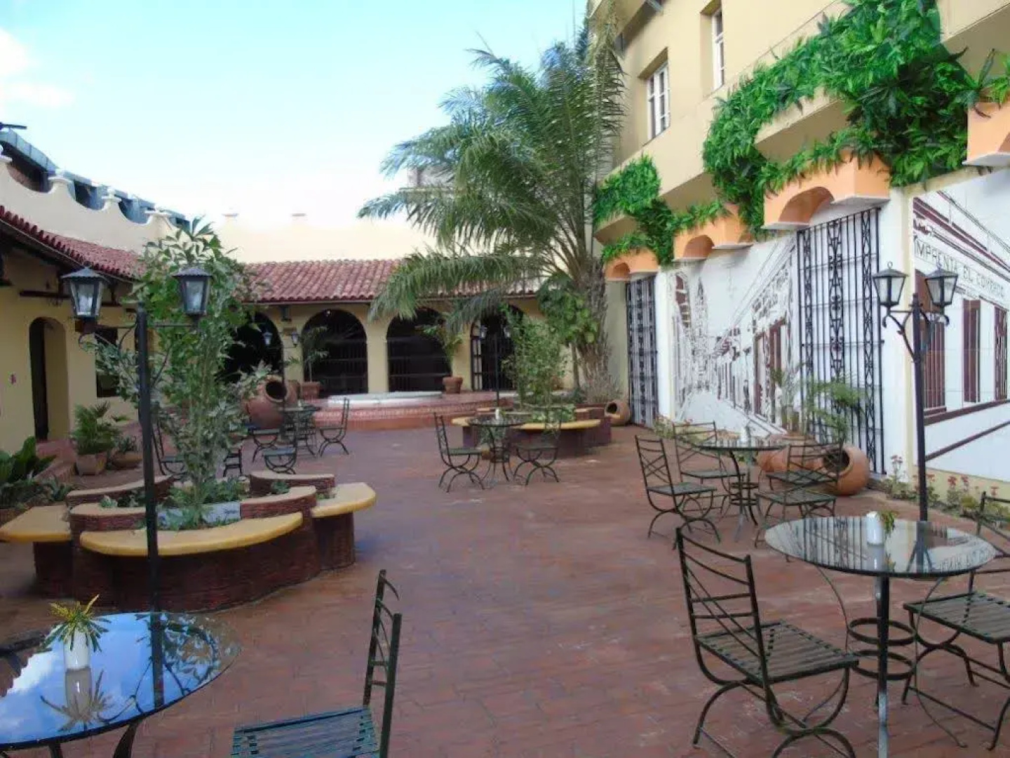 Hotel E Colonial