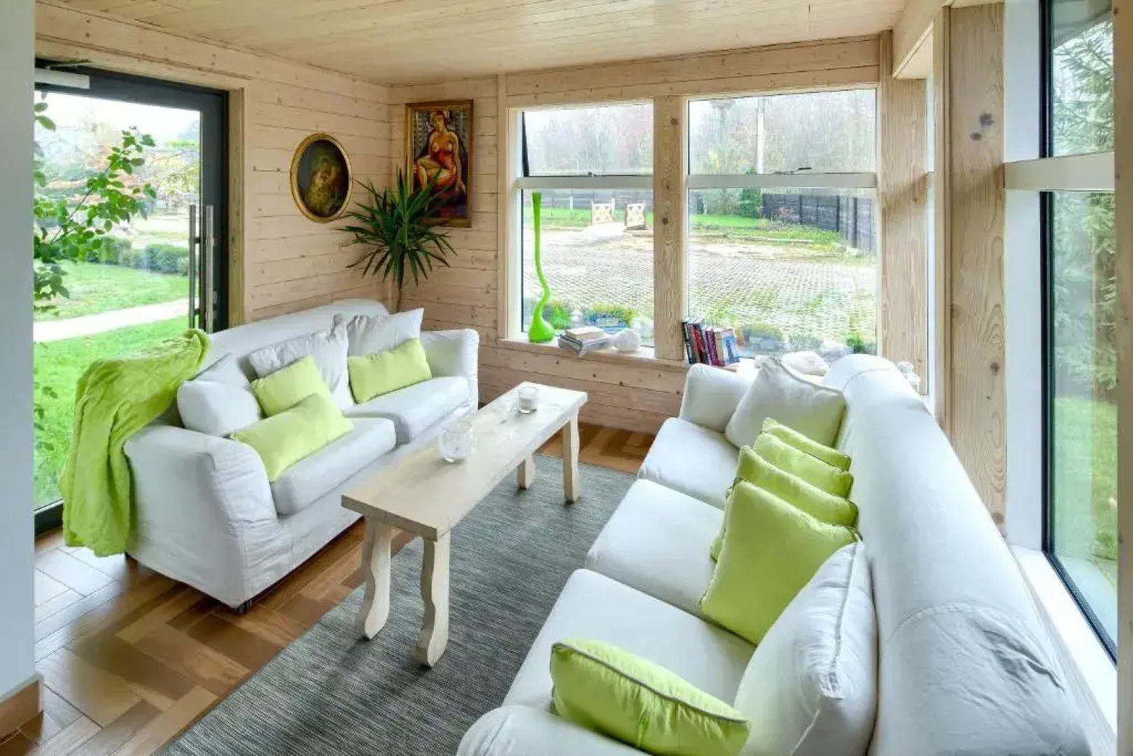 Folwark Białych Bocianów