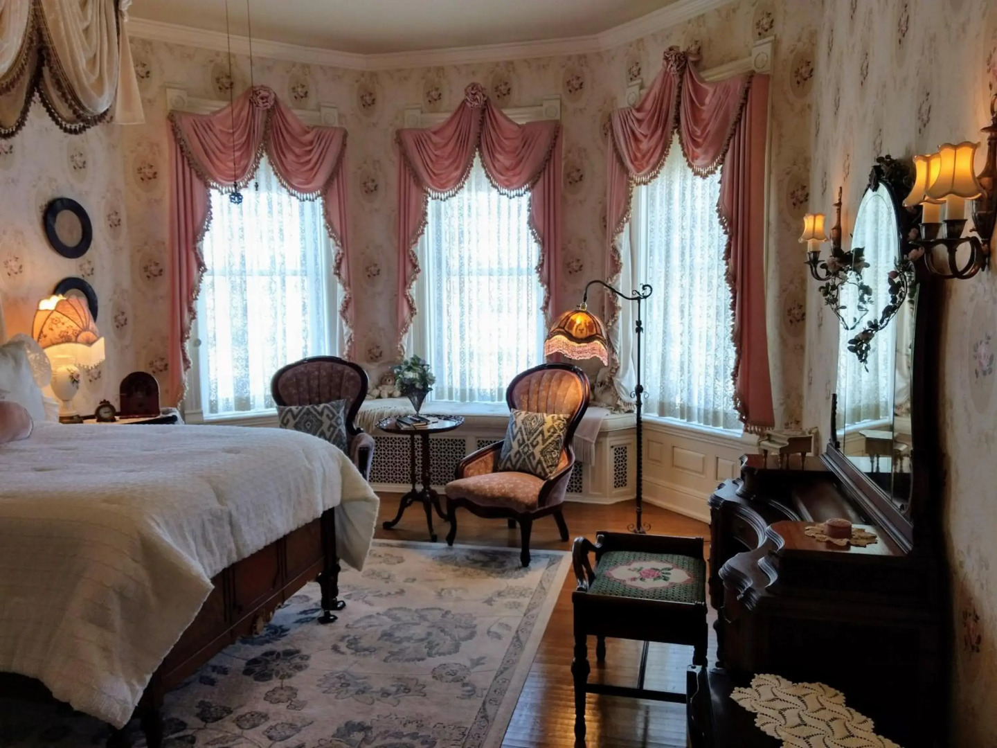 Alexander Mansion Bed and Breakfast