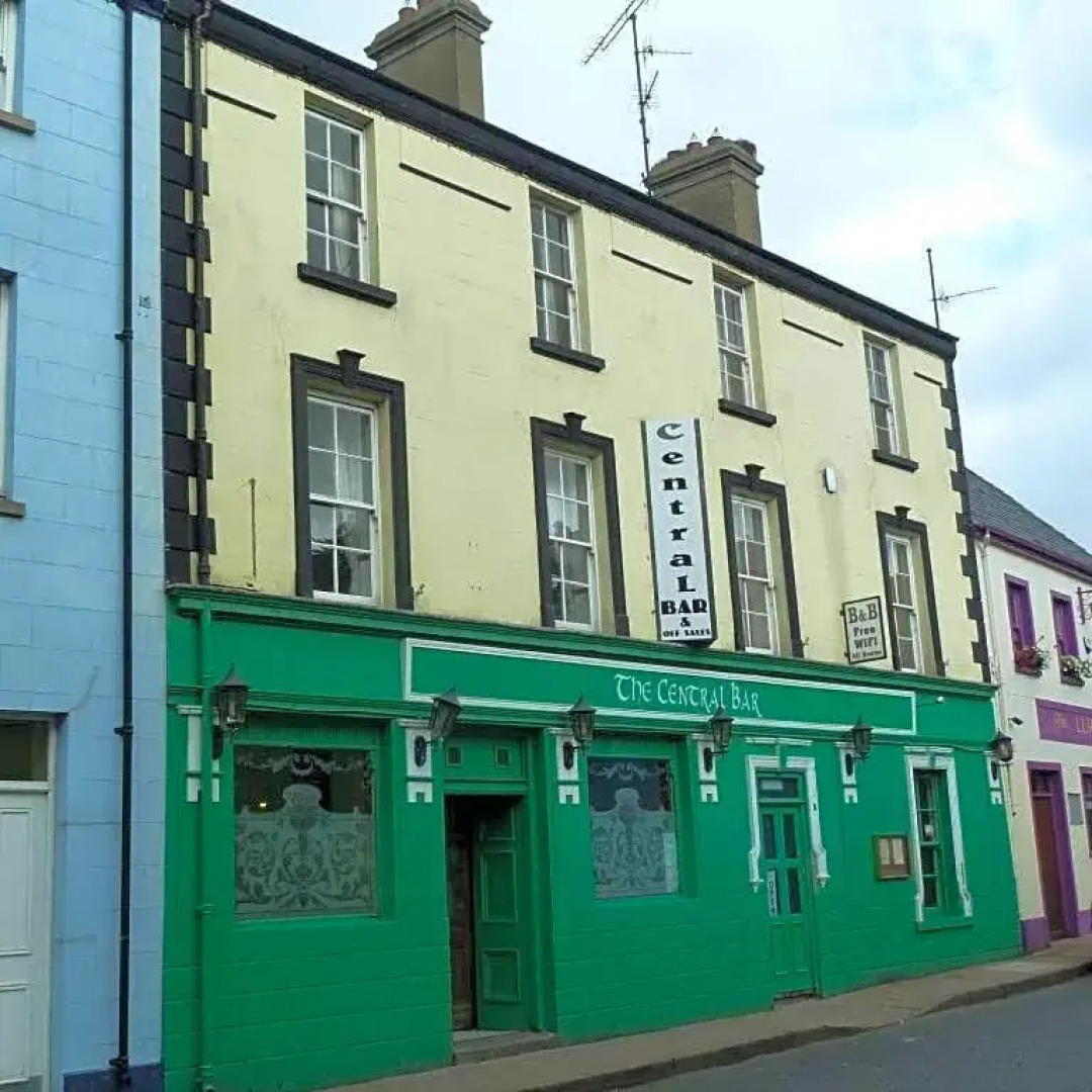 Central Bar Guesthouse