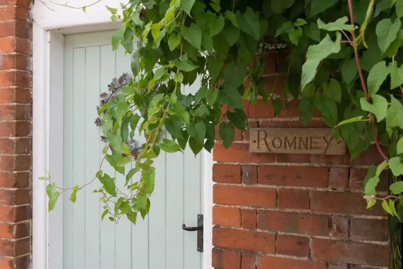 Romney a Cosy Victorian Cottage in a Picturesque Suffolk Village