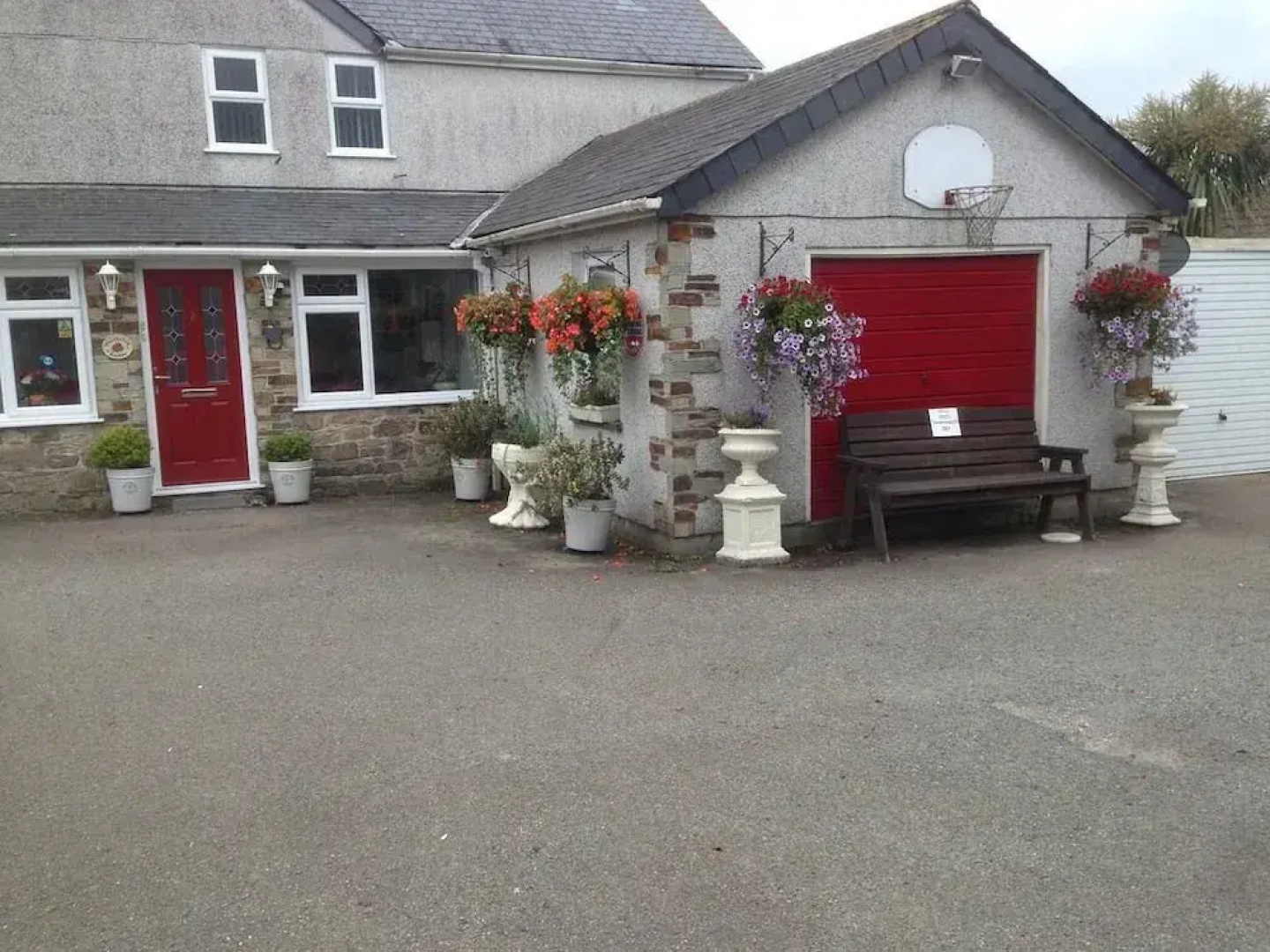 Treviglos Lodge Bed  Breakfast