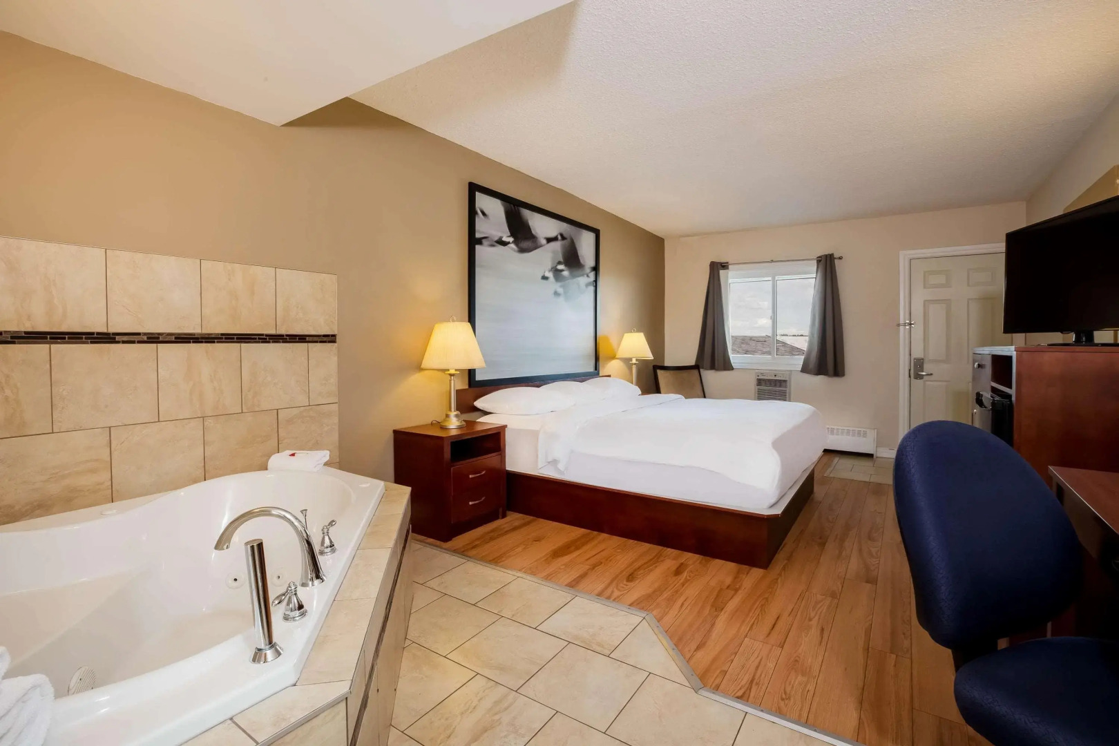 Super 8 by Wyndham Smoky Lake