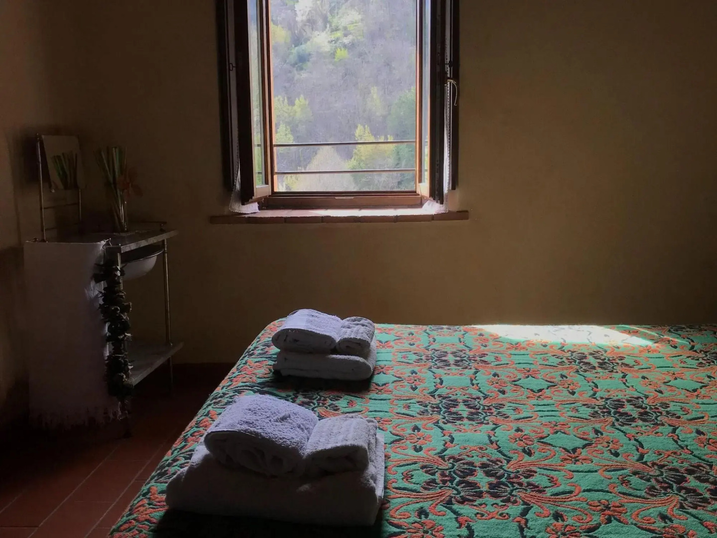 Graceful Cottage in Vergemoli with Private Fenced Garden