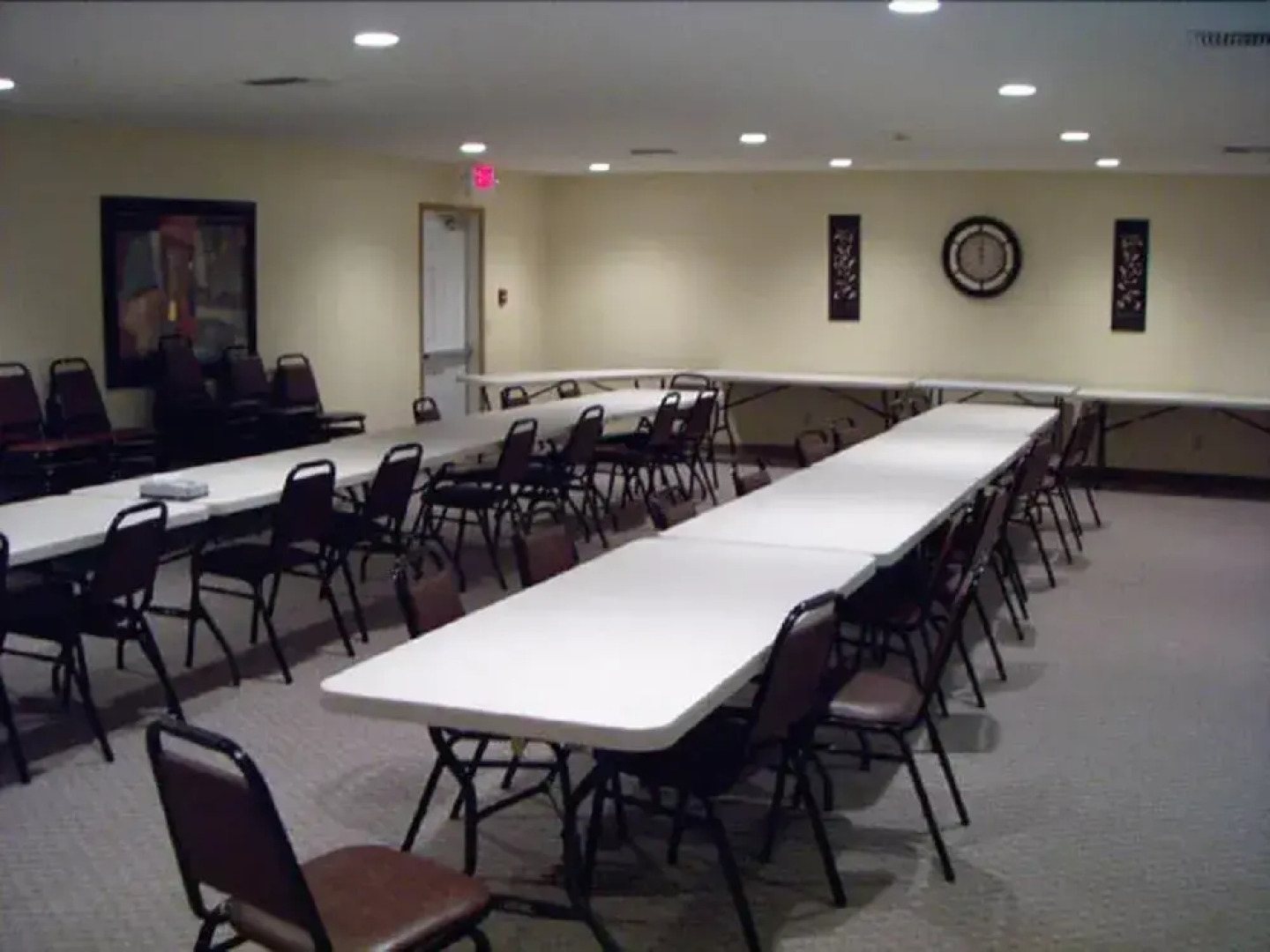 North Shore Inn and Suites