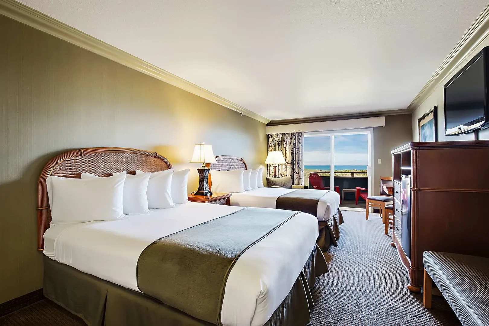 Surf & Sand Lodge
