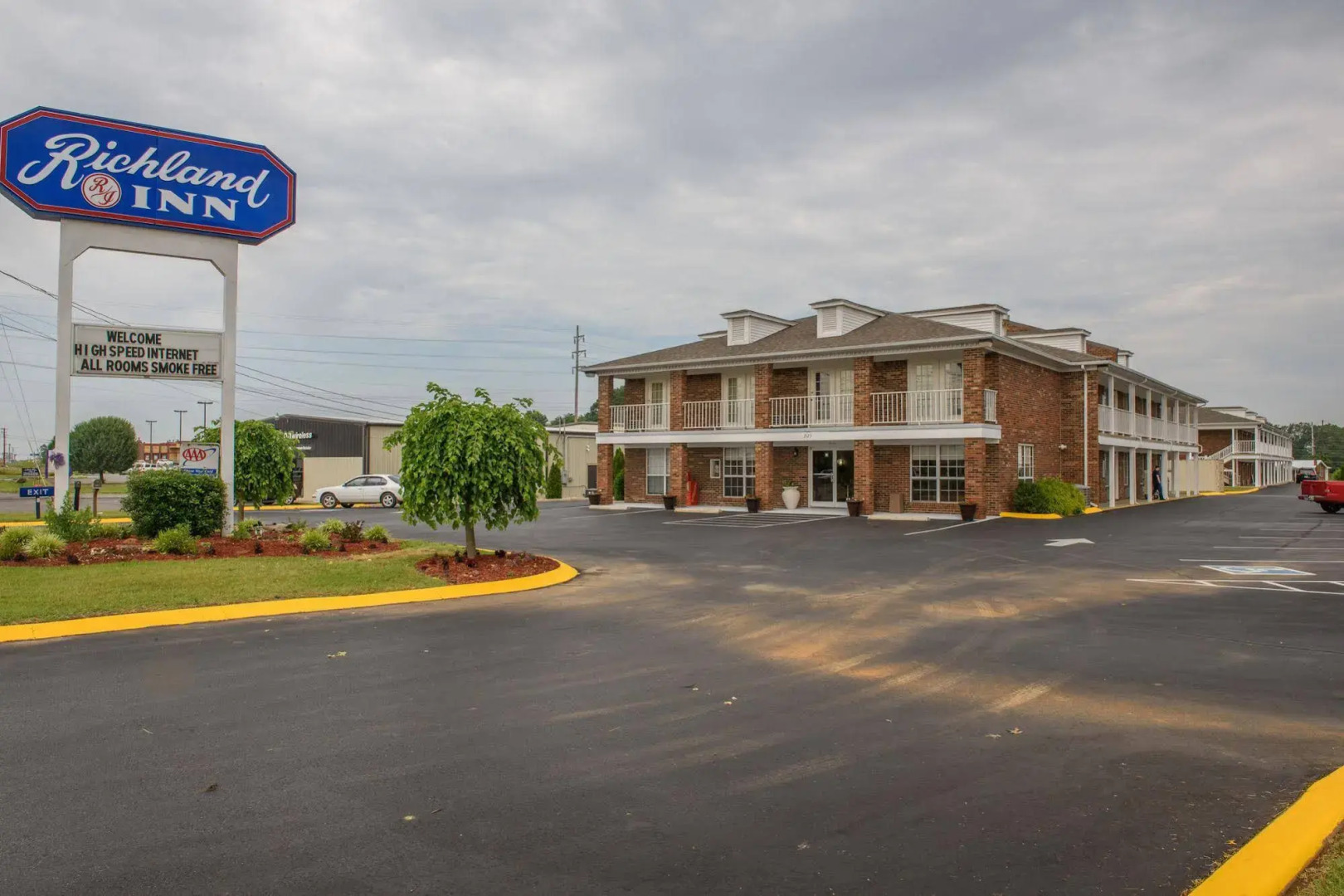 Richland Inn Lawrenceburg