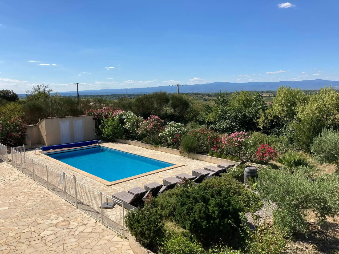 Cosy Villa in Montbrun-des-corbieres With Jacuzzi