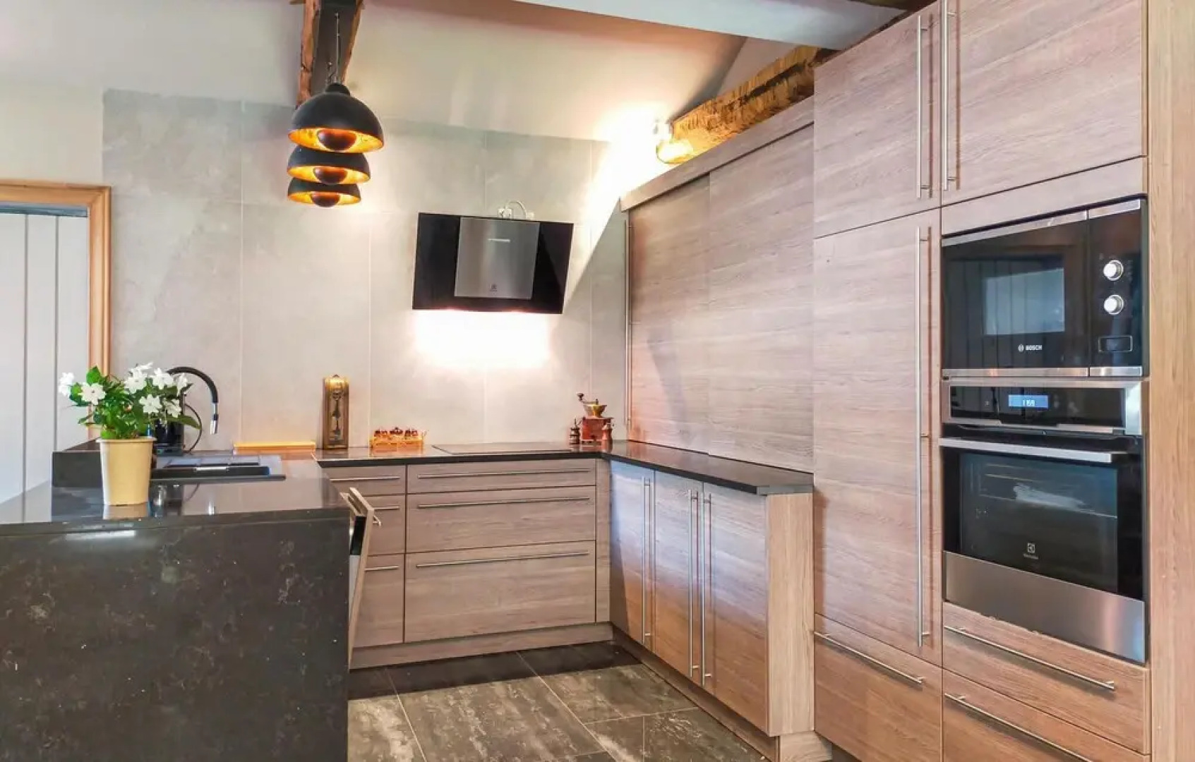 Nice Home in Knesselare With 6 Bedrooms and Wifi