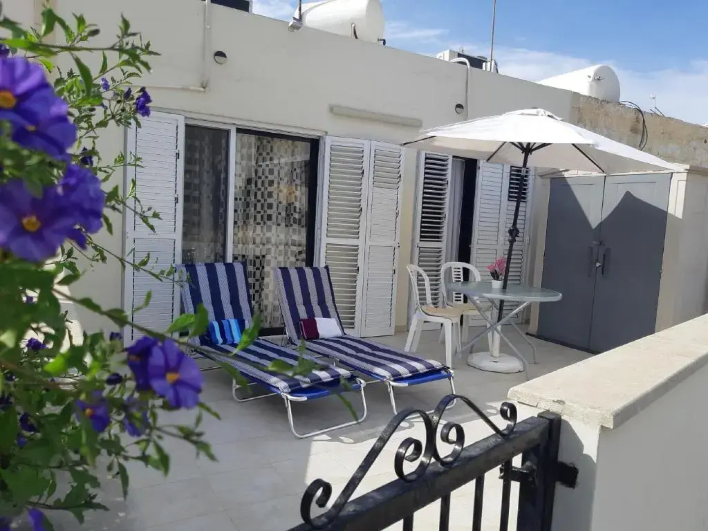 House Near The Beach (Militsa & Aggeliki)