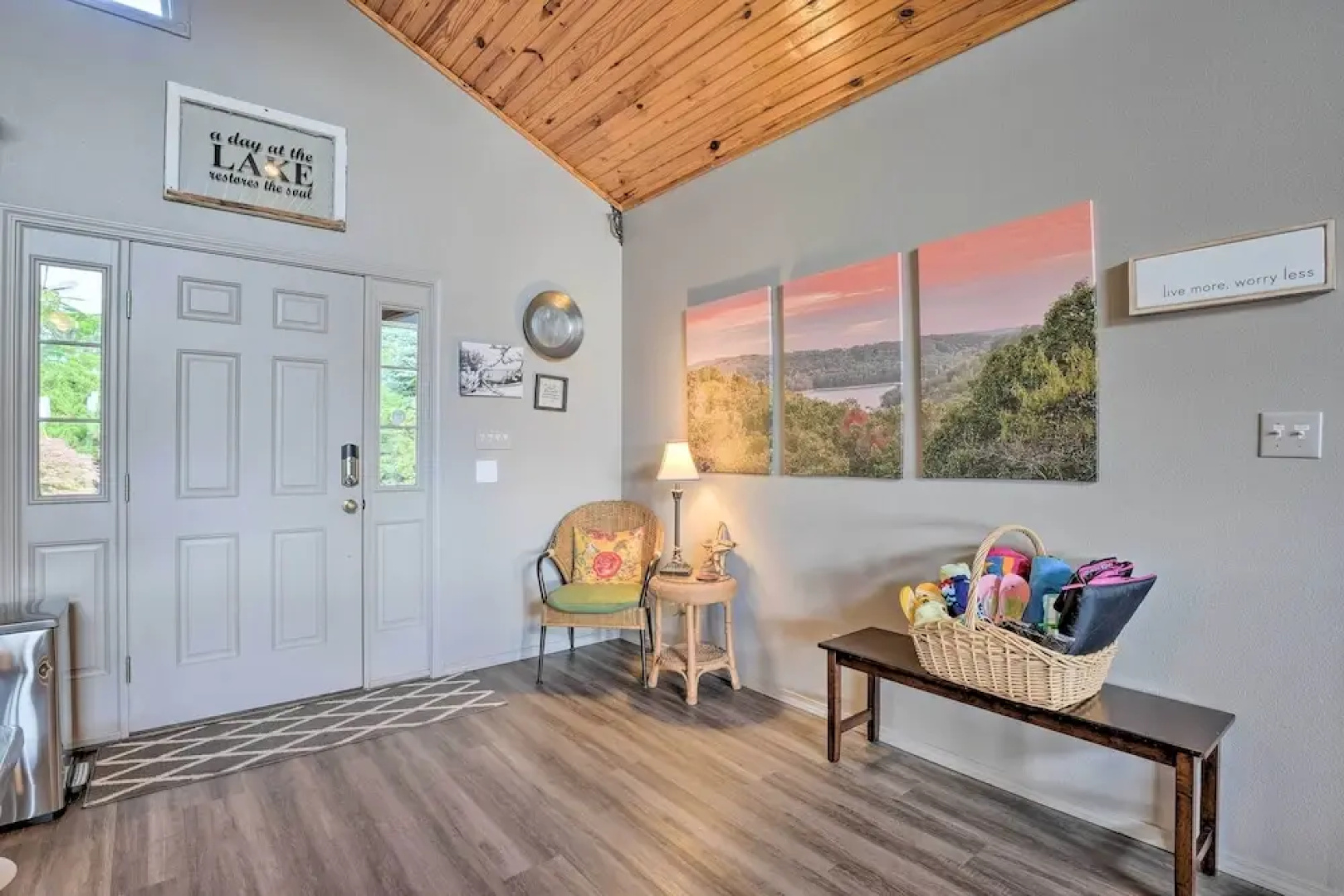 Beaver Lake Home w/ Game Room, Boat Slip & Views!