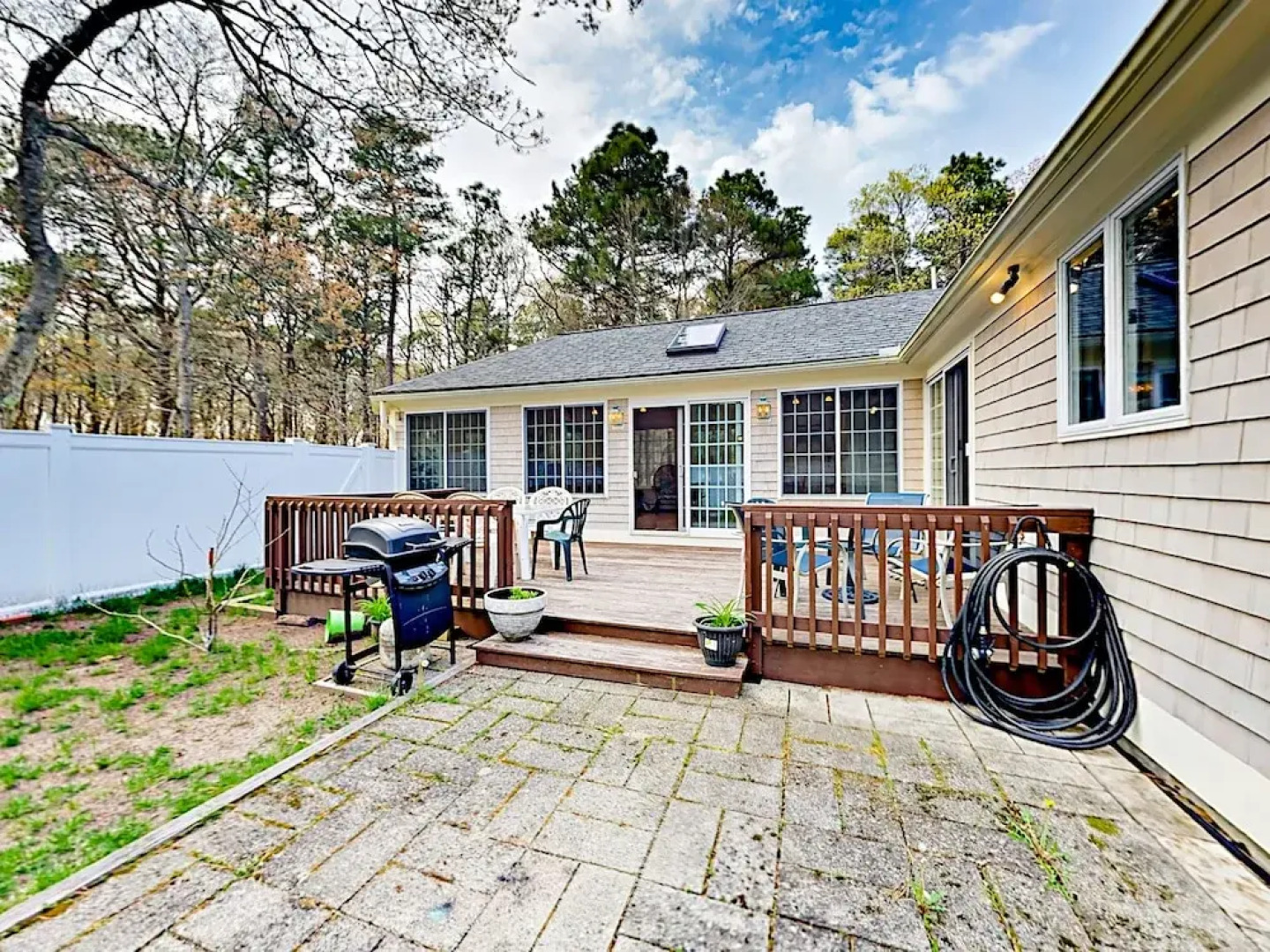 312 Carriage Lane Home - 4 Br home by RedAwning