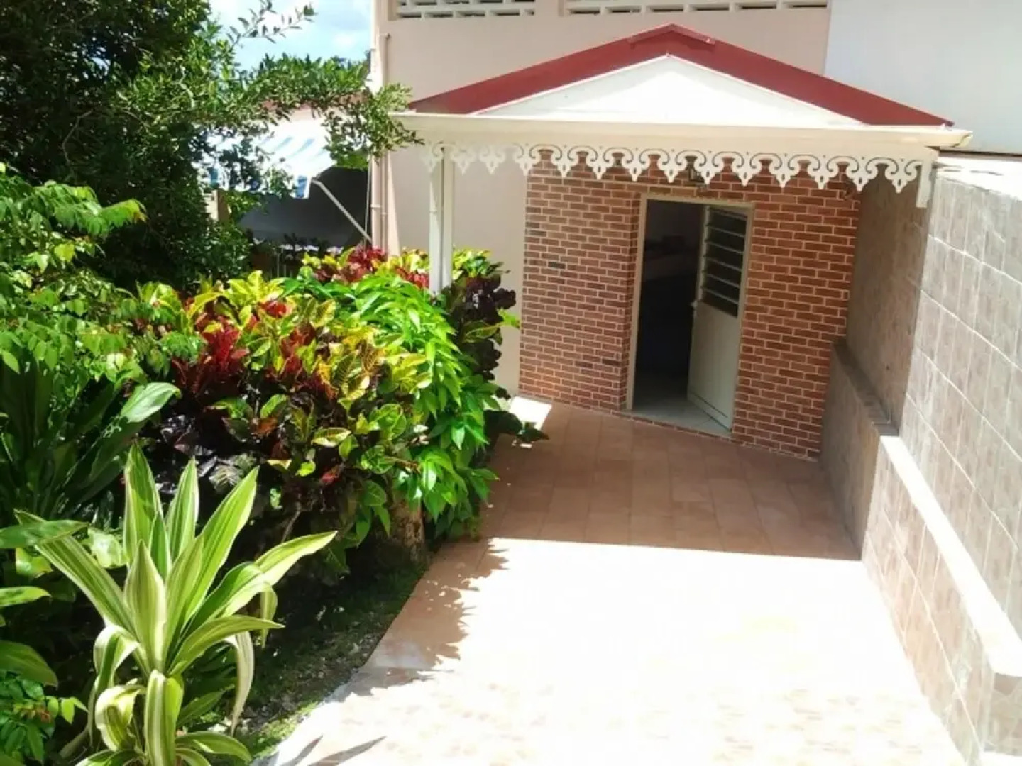 Apartment with 2 Bedrooms in Le Lamentin, with Wonderful Mountain View, Enclosed Garden And Wifi - 12 Km From the Beach