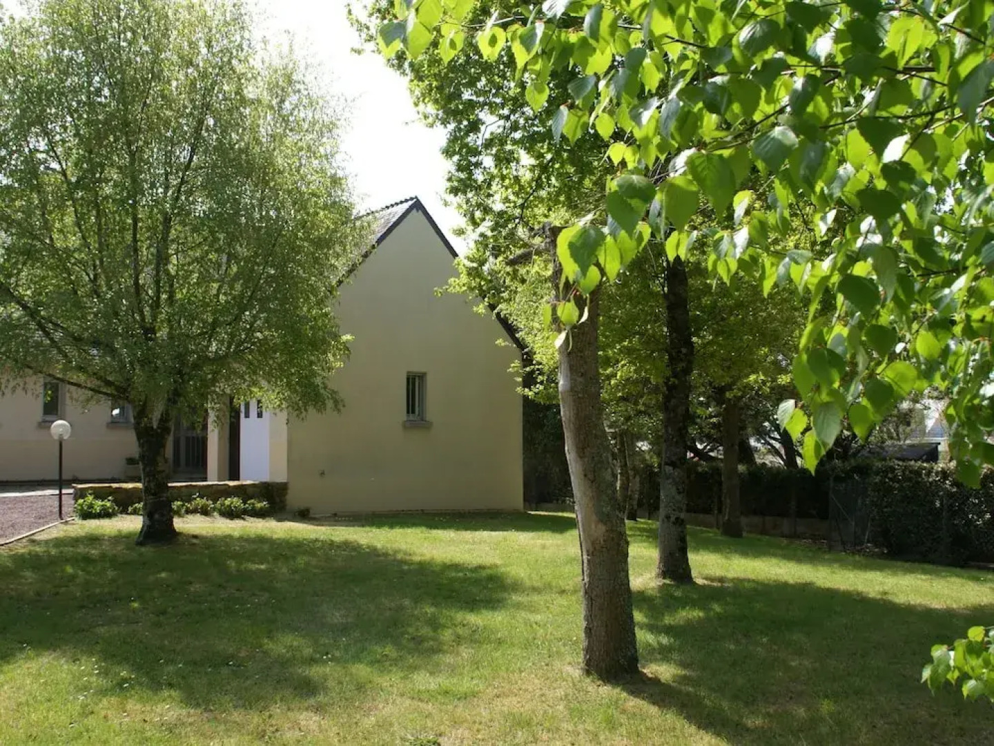 Holiday Home in Ambon With Bar, Balcony, Terrace,garden, BBQ