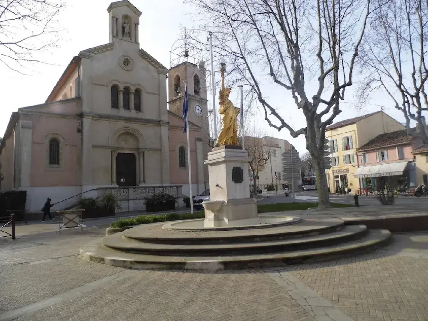 Apartment With 2 Bedrooms in Saint-cyr-sur-mer, With Pool Access, Furn