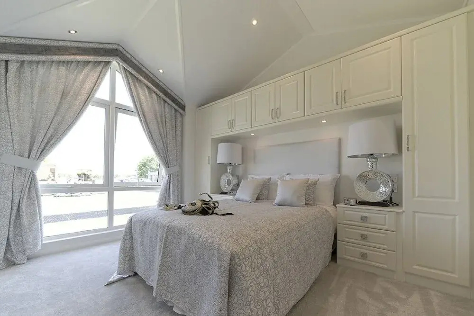 Chatsworth Lodge 4 with Hot Tub - at Luxury Resort