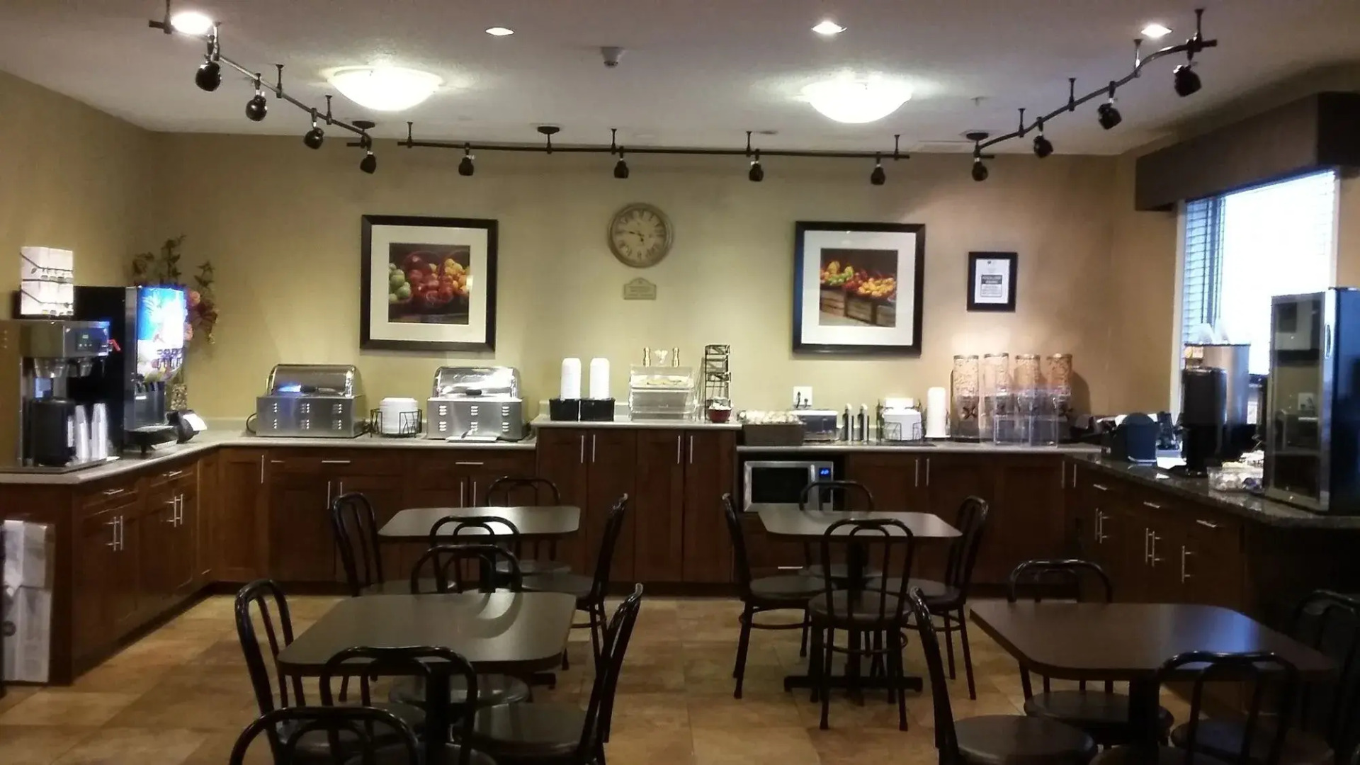 Devonian Hotel & Suites