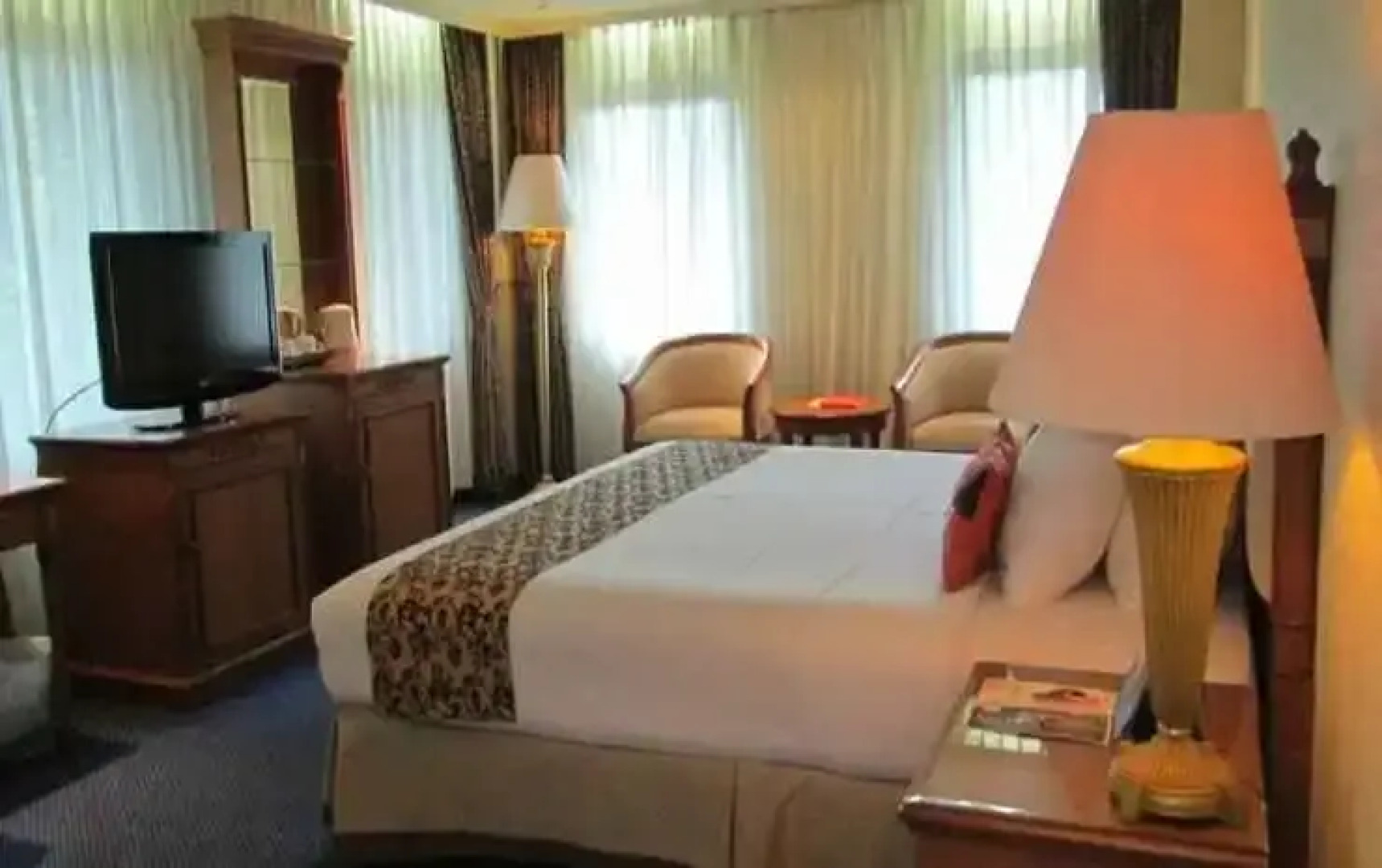 Grand Elty Singgasana Hotel