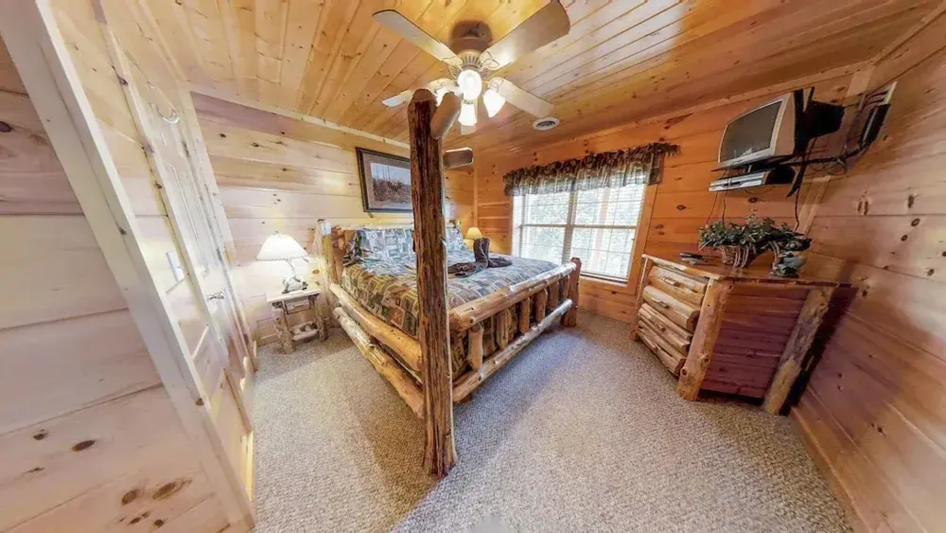 Rocky Top Rendez - 2 Br cabin by RedAwning