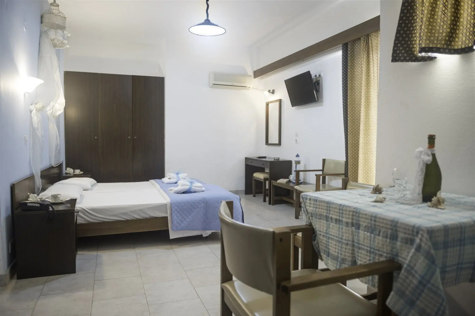 Antonios Hotel