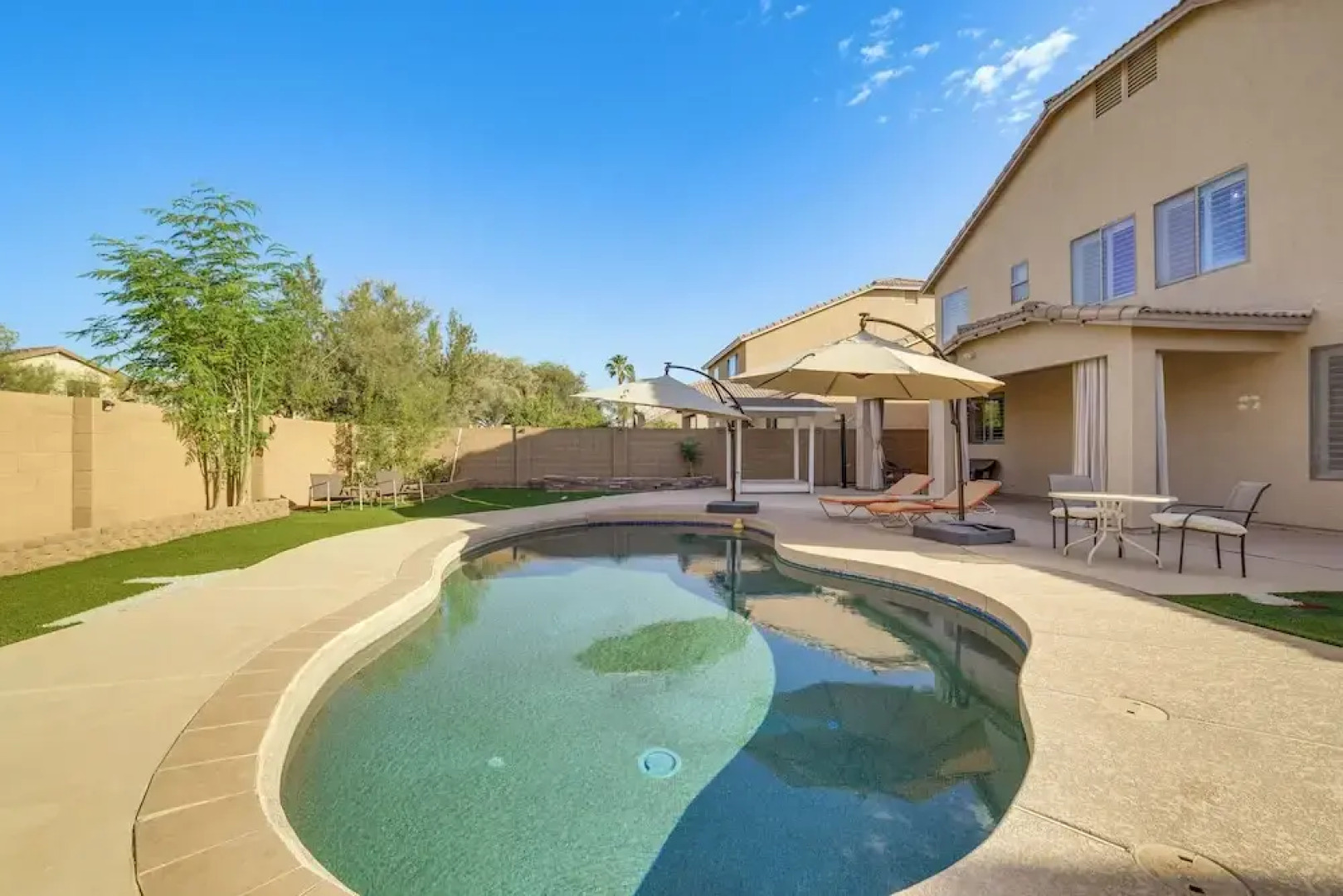 Pool & Patio: San Tan Valley Getaway!