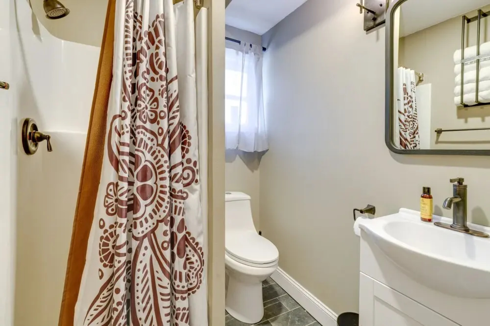 Cozy Kingsport Apartment: Walk to Cidery!