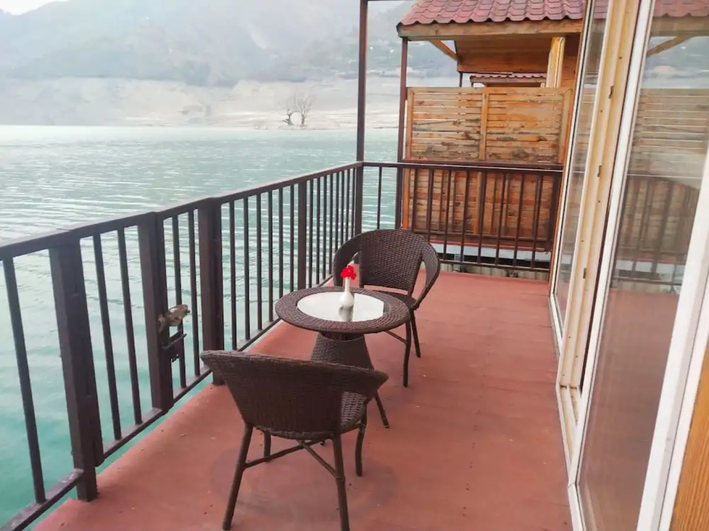 Le Roi Floating Huts & Eco Rooms