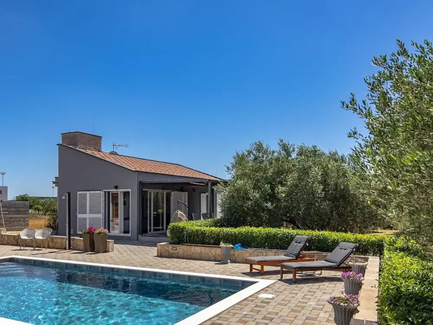 Modern Countryside Villa Near the Sea, Private Swimming Pool, Lovely Guesthouse