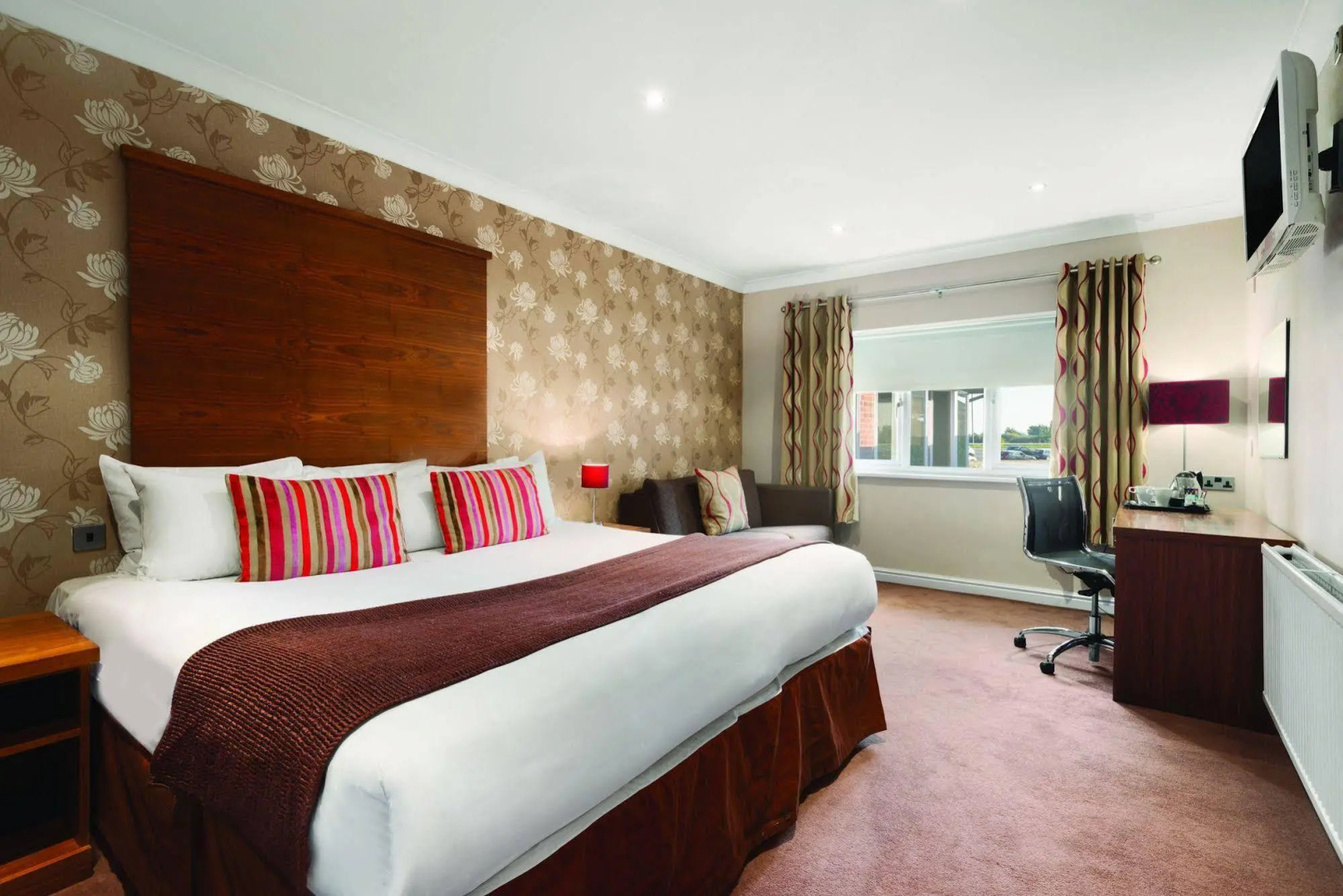 Days Hotel Chester North