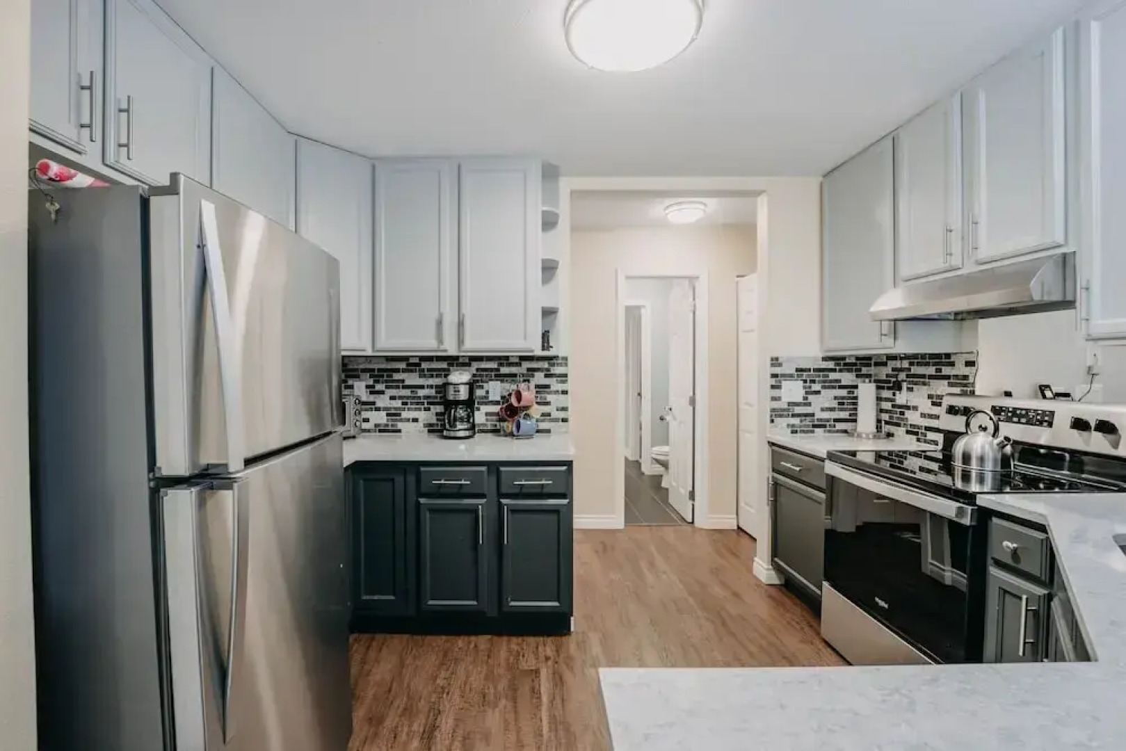 62sl - Hot Tub - Wifi - Fireplace - Pets Ok 3 Bedroom Home by Redawning