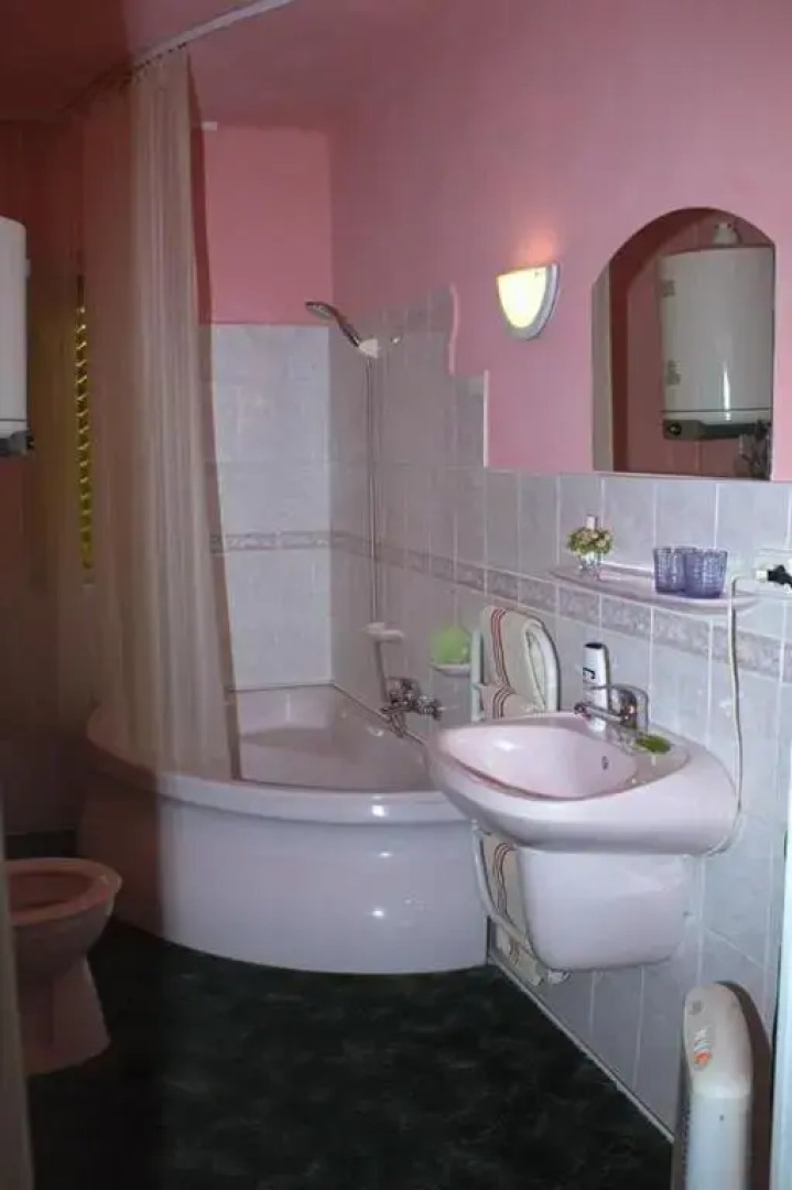 Fónagy és Walter Vendég- és Borház