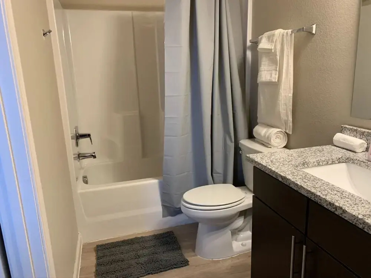 4BR Comfort House With Modern Amenities