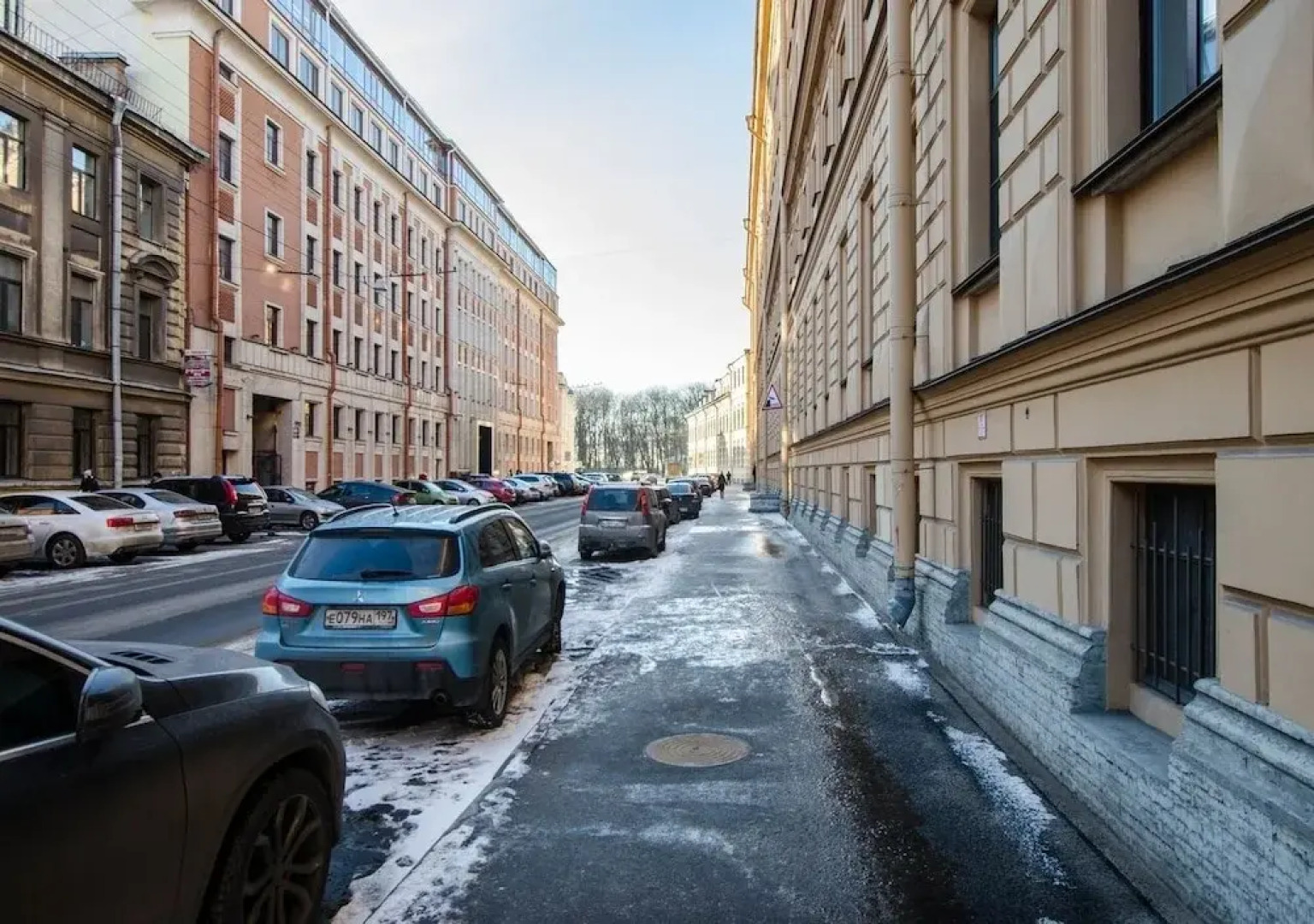 Emperoom Near Summer Garden Apartments