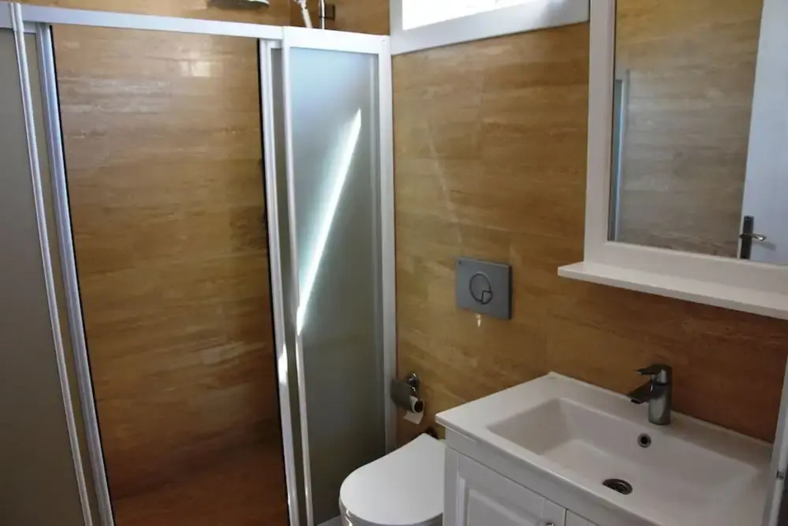 Sunrise Marina Suit Apart