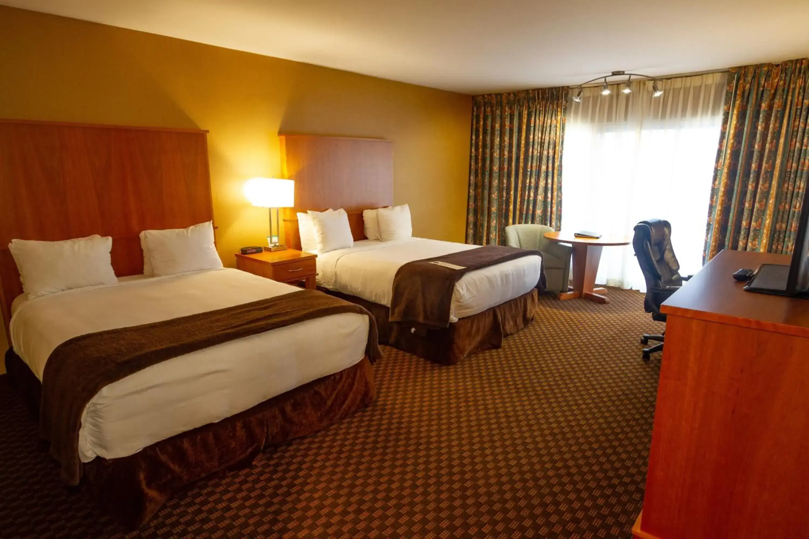 Mirabeau Park Hotel & Convention Center