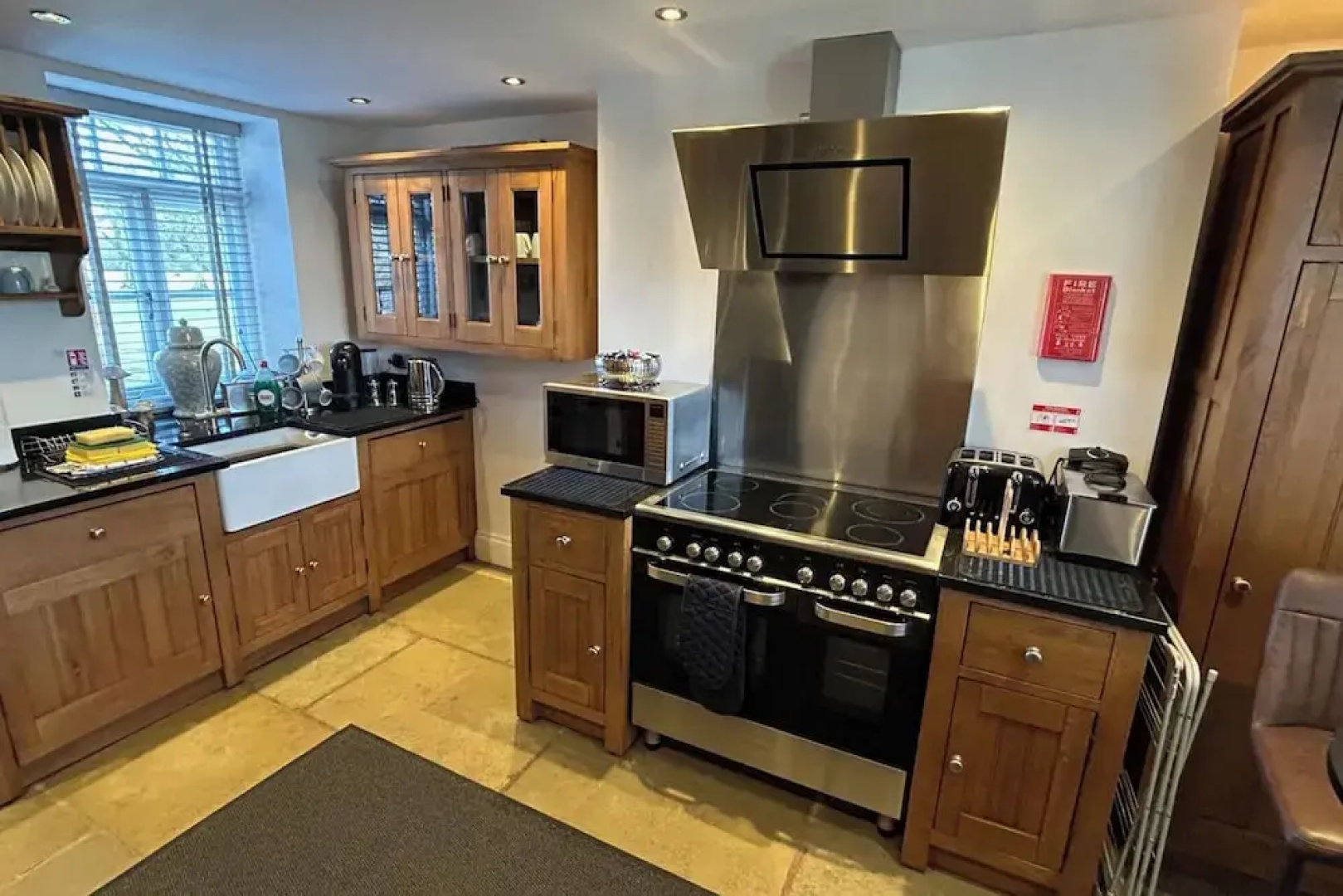 4 Bed Farmhouse Alton Tower Xmas Market Chatsworth