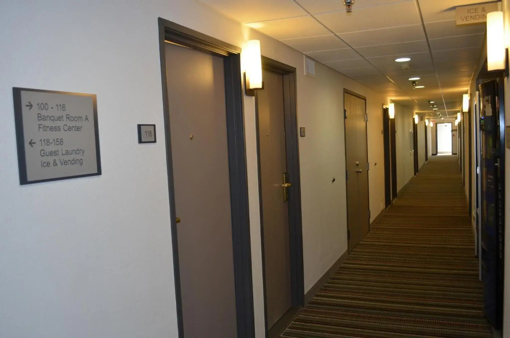 Country Inn & Suites by Radisson, Frederick, MD