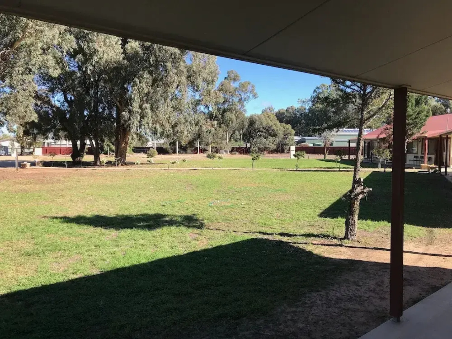 Outback Quarters Motel Hay and Restaurant