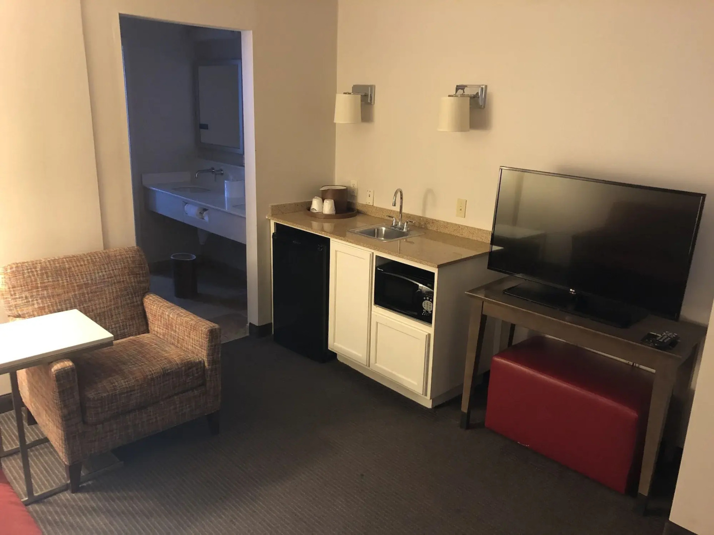 Hampton Inn & Suites Milwaukee Downtown